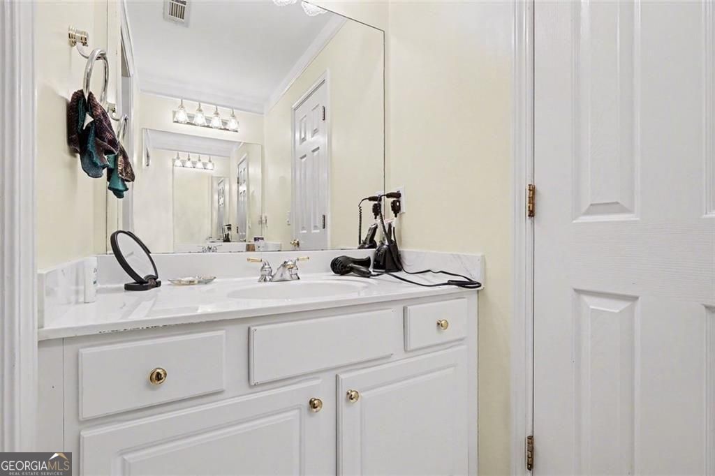Atlanta, Georgia, 30331, United States, 6 Bedrooms Bedrooms, ,5 BathroomsBathrooms,Residential,For Sale,2036323