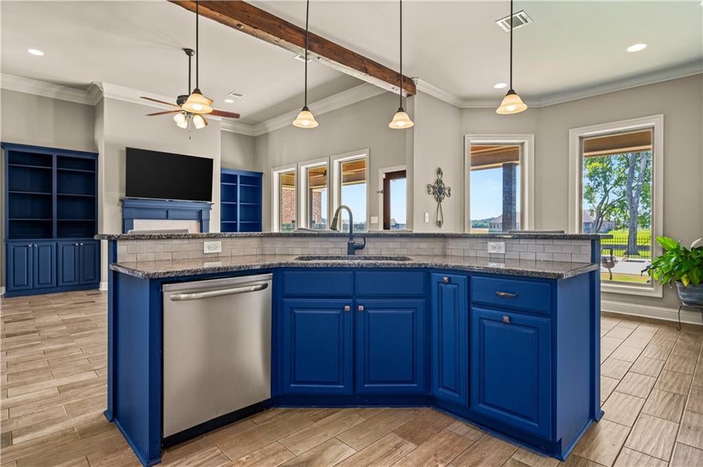 Natchitoches, Louisiana, 71457, United States, 4 Bedrooms Bedrooms, ,3 BathroomsBathrooms,Residential,For Sale,1974090