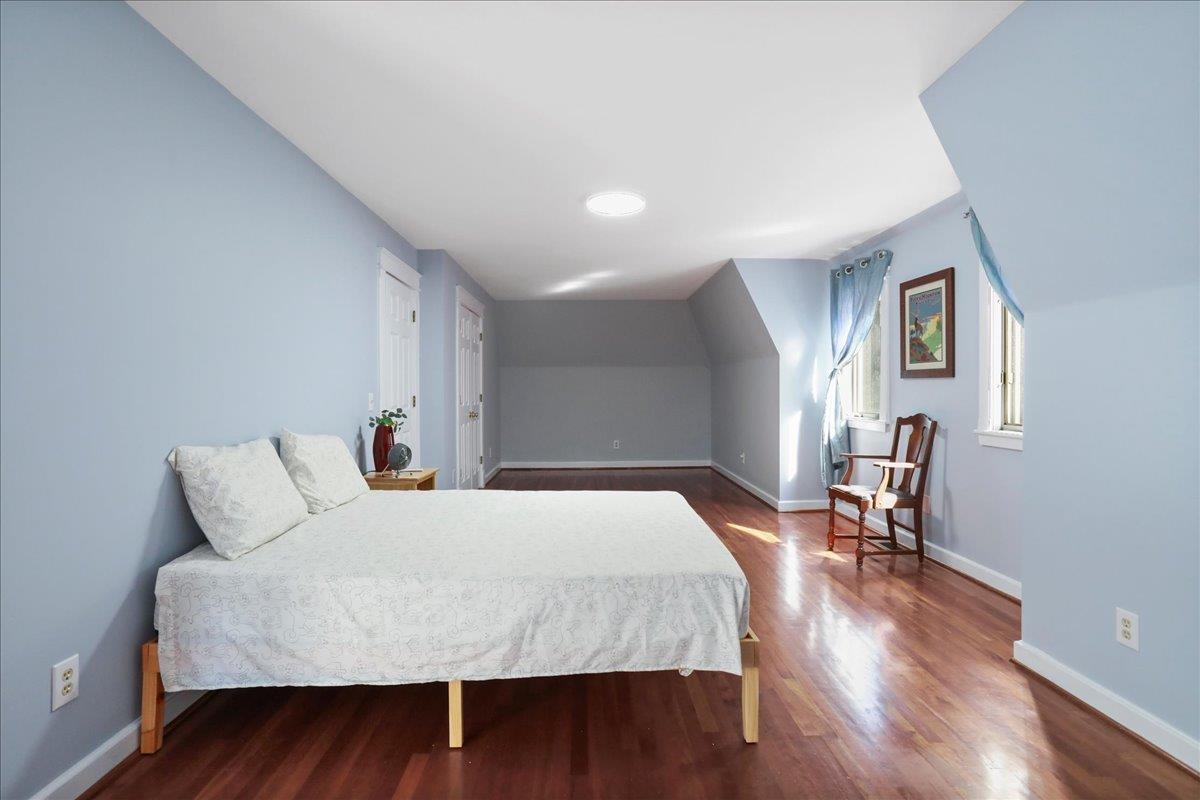 Mcgaheysville, Virginia, 22840, United States, 4 Bedrooms Bedrooms, ,4 BathroomsBathrooms,Residential,For Sale,1877155