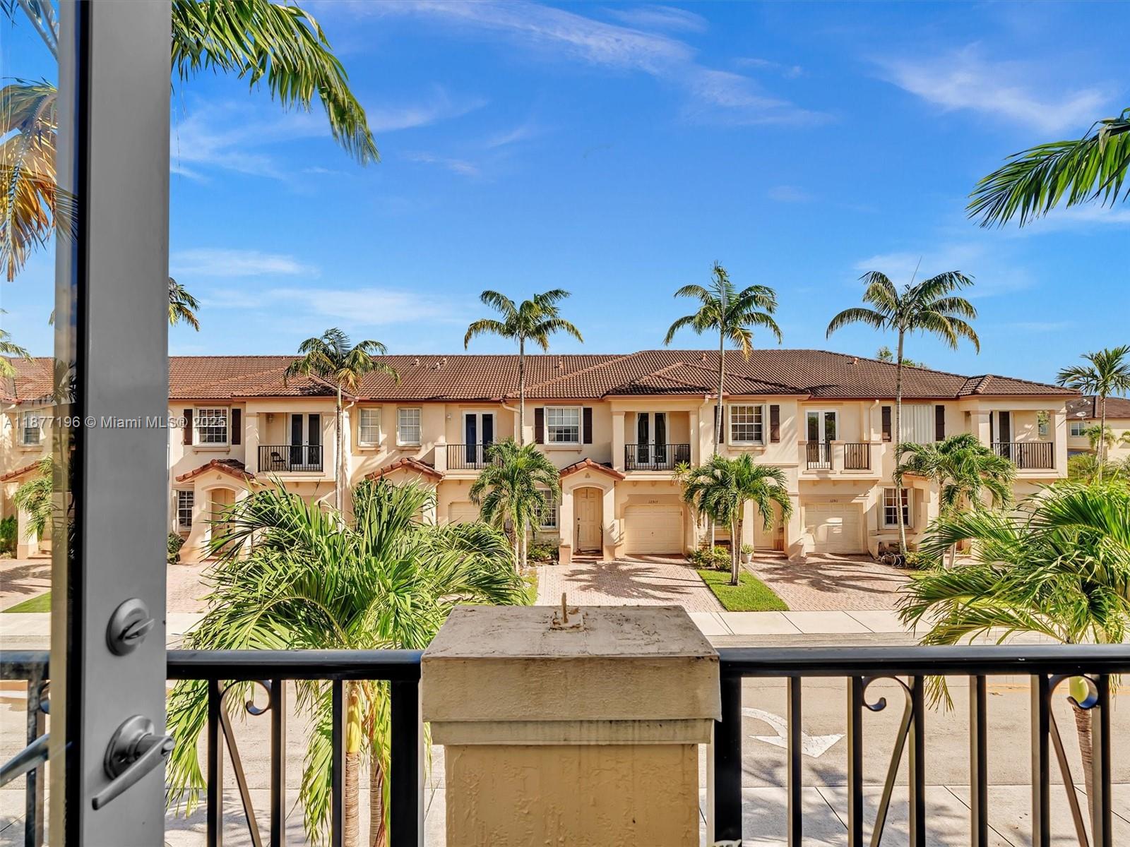 Miami, Florida, 33186, United States, 3 Bedrooms Bedrooms, ,3 BathroomsBathrooms,Residential,For Sale,1949094