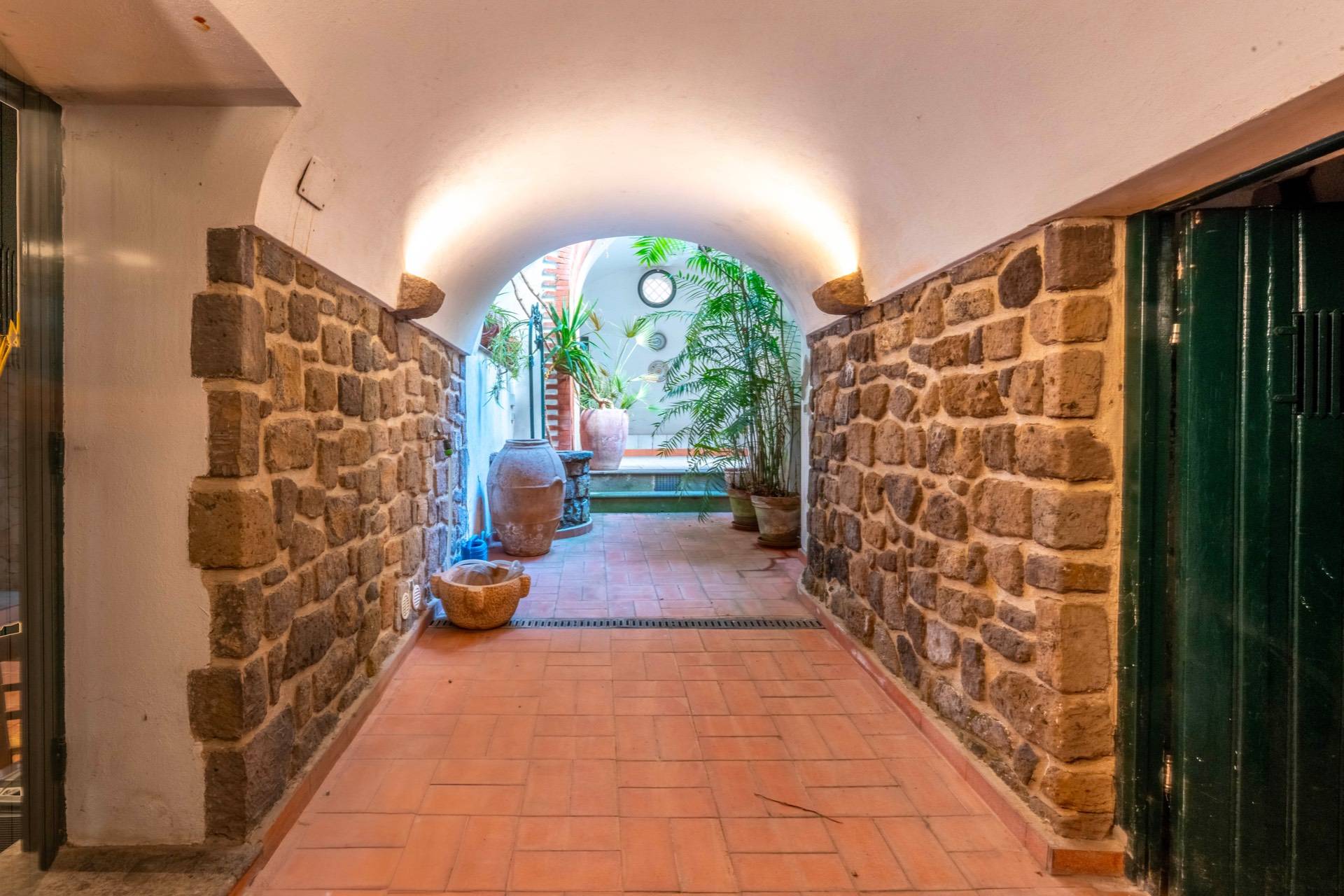 piazza seiano, Vico Equense, Napoli, 80069, IT, 4 Bedrooms Bedrooms, ,4 BathroomsBathrooms,Residential,For Sale,piazza seiano,1629621