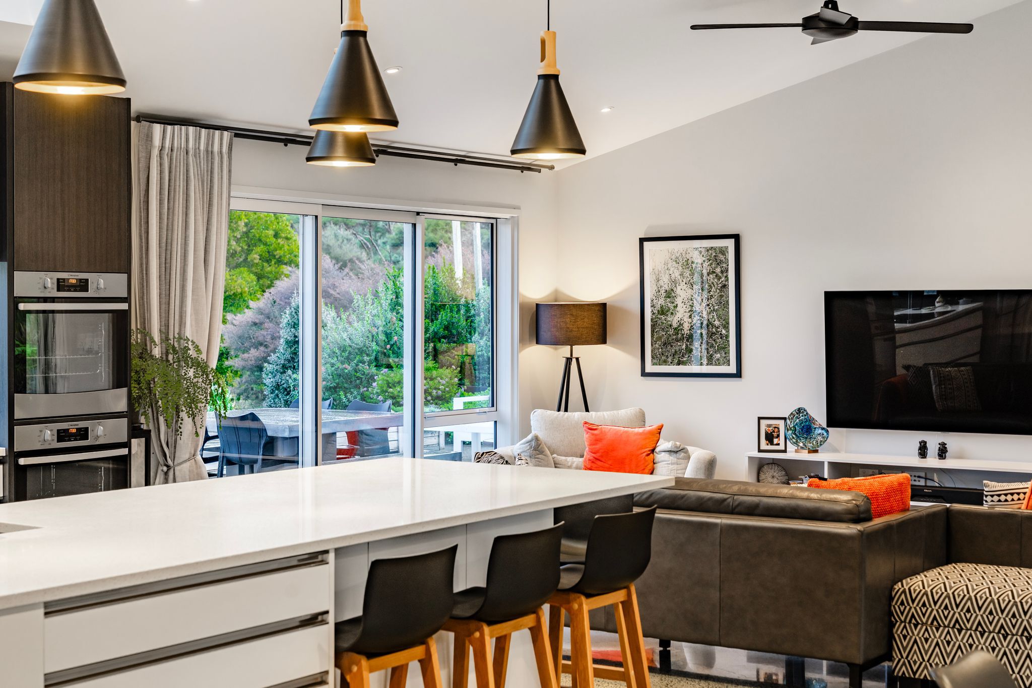  Bespoke in Design, Home and Income Retreat - 物件實景