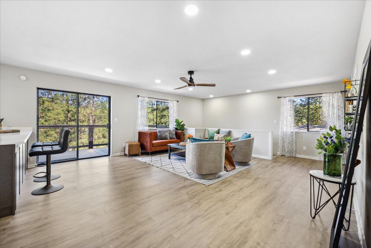 Grass Valley, California, 95949, United States, 4 Bedrooms Bedrooms, ,3 BathroomsBathrooms,Residential,For Sale,1976172