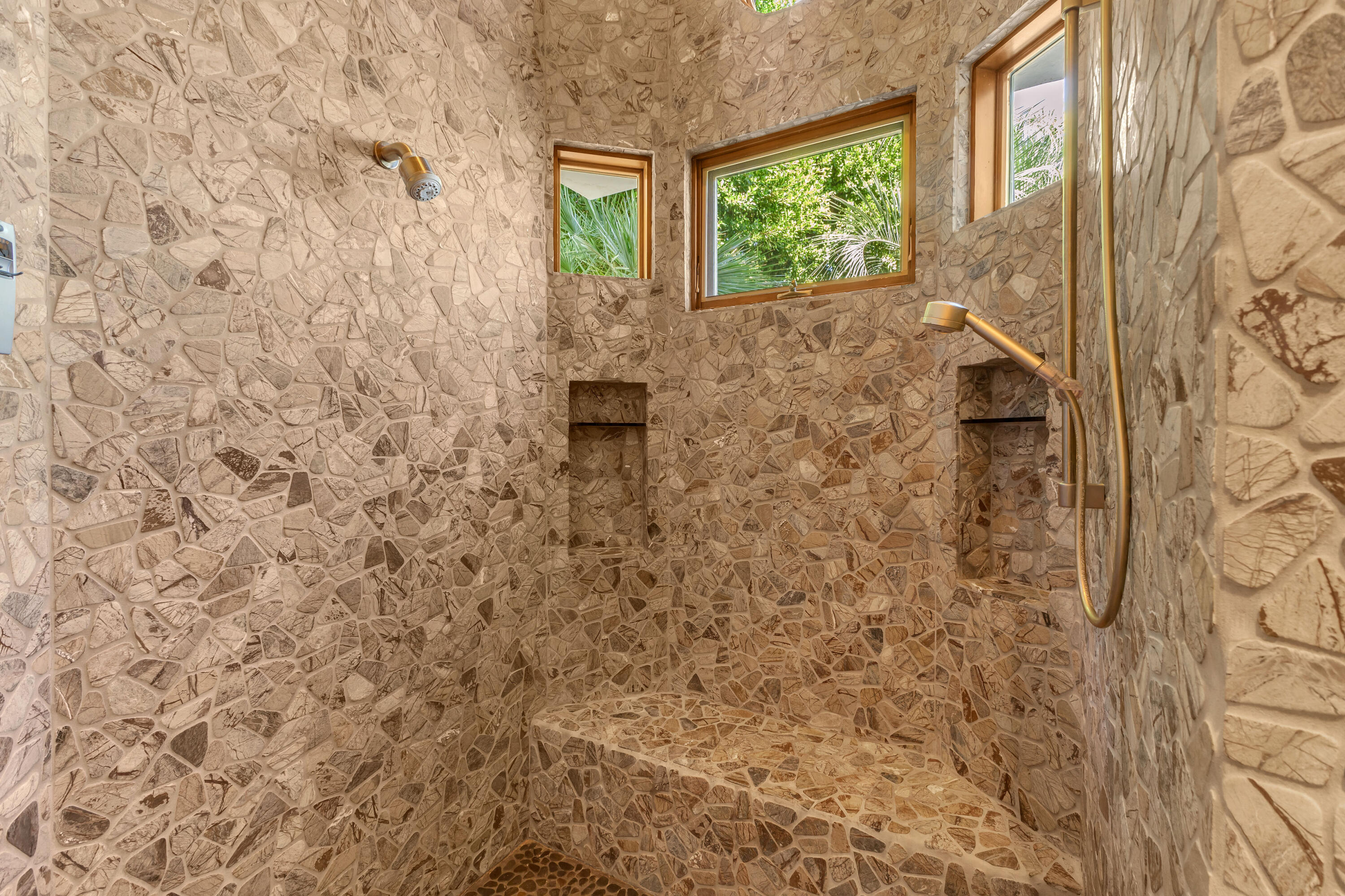 Indio, California, 92203, United States, 5 Bedrooms Bedrooms, ,4 BathroomsBathrooms,Residential,For Sale,1992835