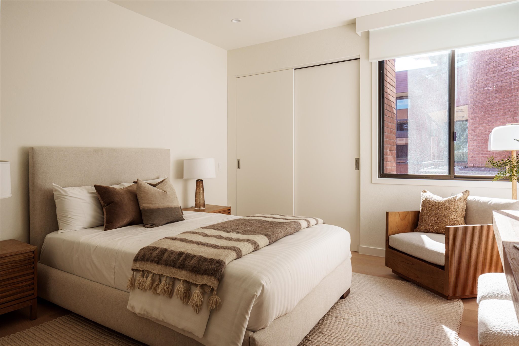  300 N Swall Dr - 物件實景