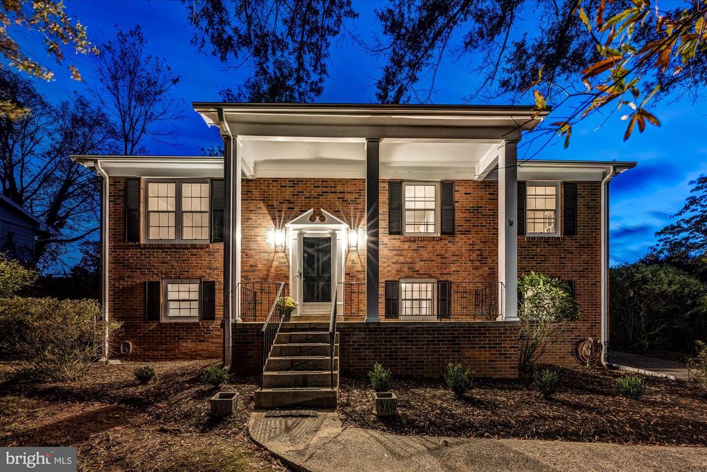 Leesburg, Virginia, 20176, United States, 6 Bedrooms Bedrooms, ,3 BathroomsBathrooms,Residential,For Sale,1979496