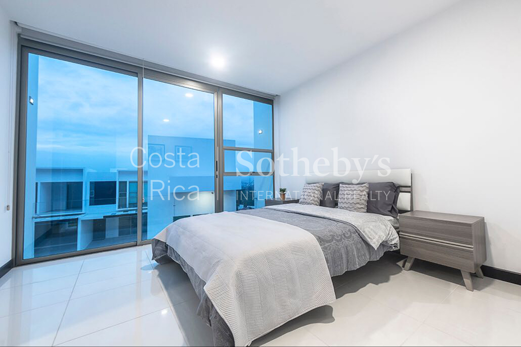  Amplia Casa Nueva en Escazú - 物件實景