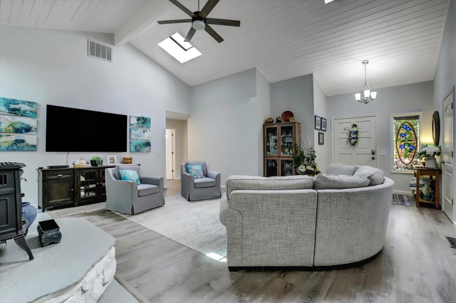 Grass Valley, California, 95949, United States, 3 Bedrooms Bedrooms, ,3 BathroomsBathrooms,Residential,For Sale,1754358