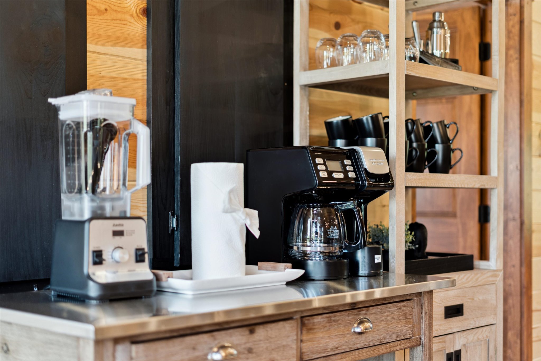 Sevierville, Tennessee, 37876, United States, 8 Bedrooms Bedrooms, ,9 BathroomsBathrooms,Residential,For Sale,1981124