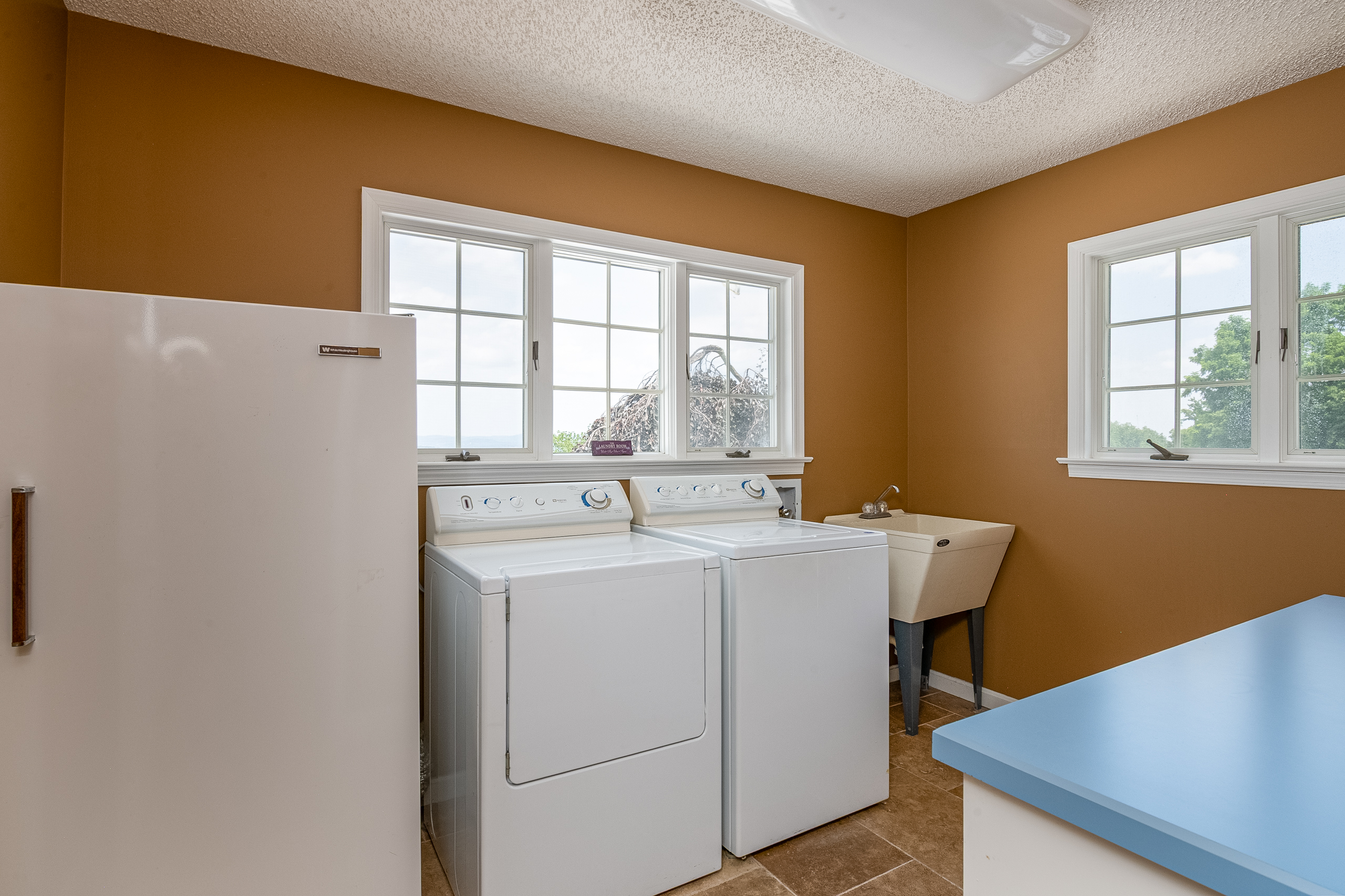 Sinking Spring, Pennsylvania, 19608, United States, 5 Bedrooms Bedrooms, ,5 BathroomsBathrooms,Residential,For Sale,1900747