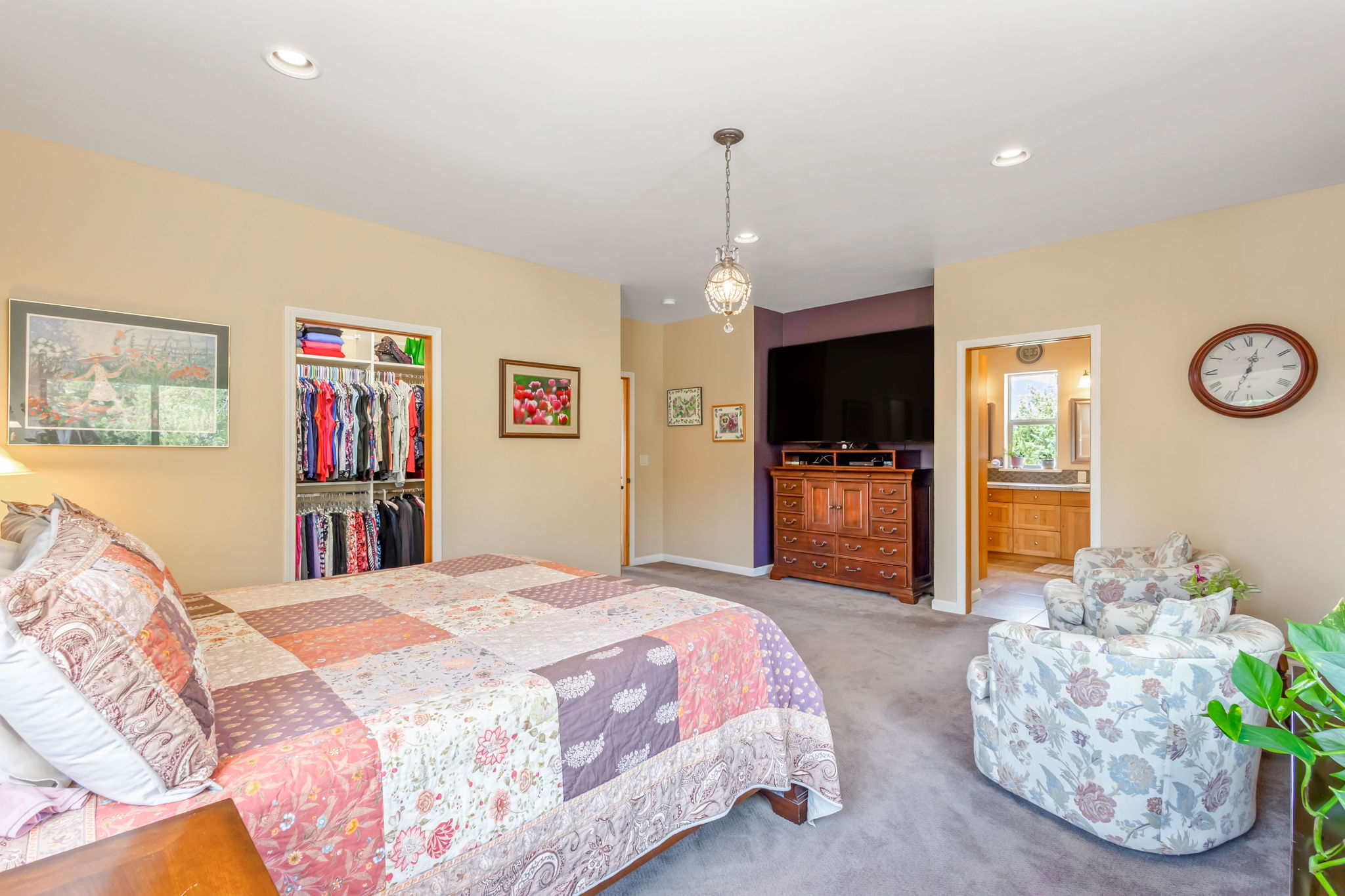 Prineville, Oregon, 97754, United States, 3 Bedrooms Bedrooms, ,4 BathroomsBathrooms,Residential,For Sale,1942116