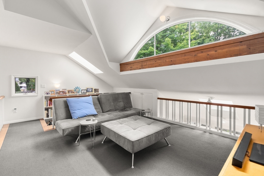 Brookline, Massachusetts, 02467, United States, 3 Bedrooms Bedrooms, ,3 BathroomsBathrooms,Residential,For Sale,1941652