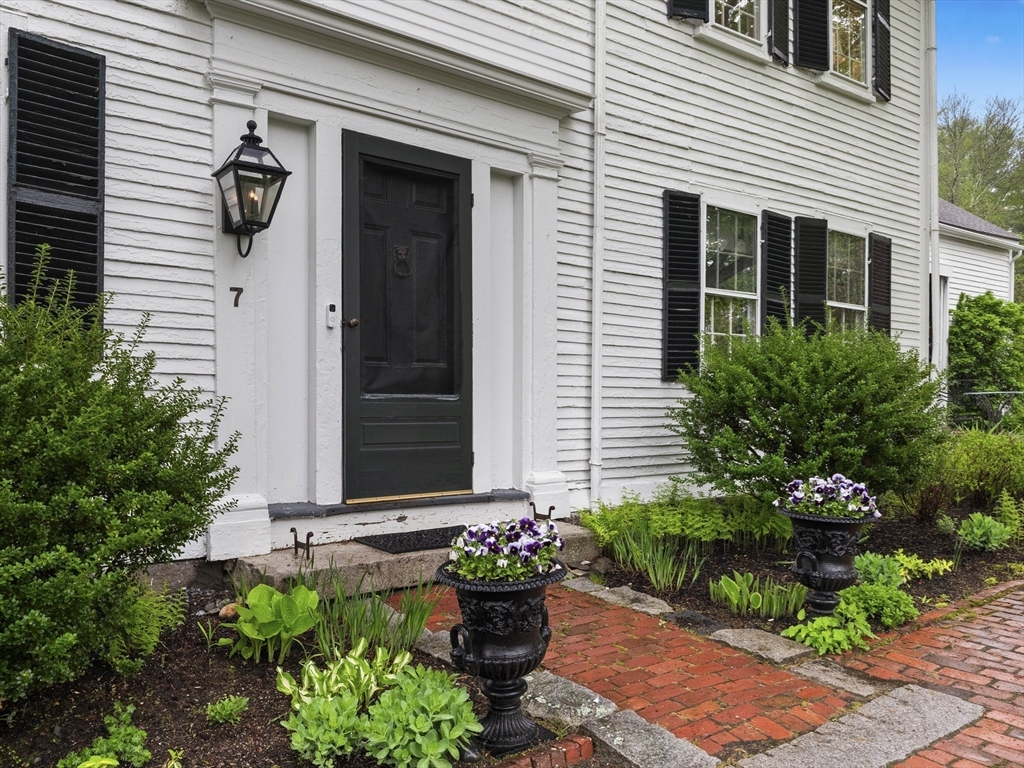 Carlisle, Massachusetts, 01741, United States, 3 Bedrooms Bedrooms, ,4 BathroomsBathrooms,Residential,For Sale,1804776