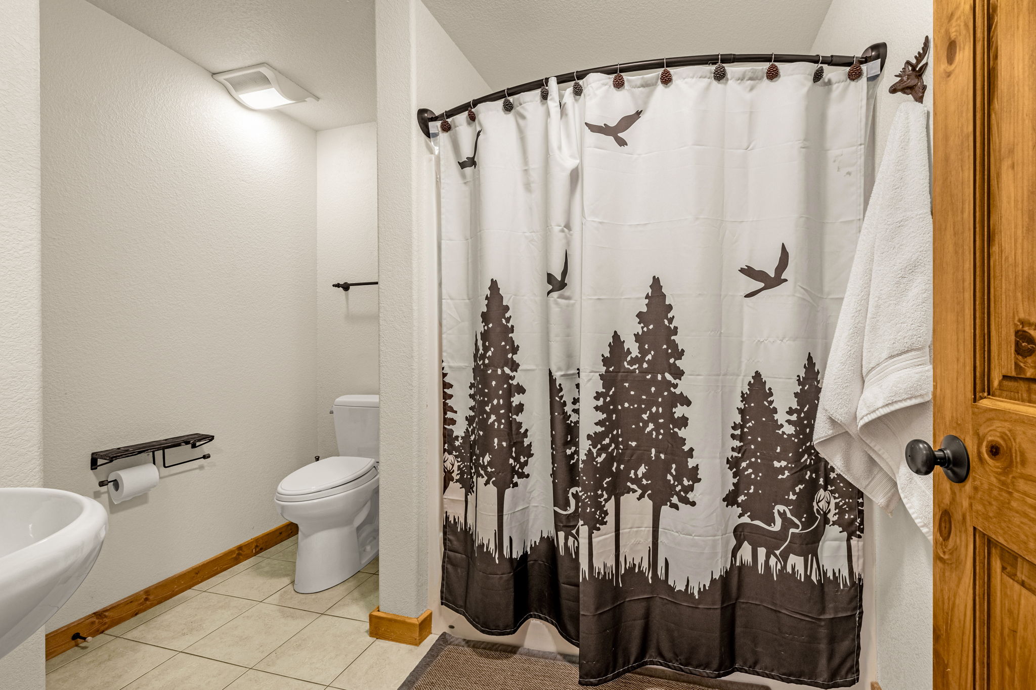 Cripple Creek, Colorado, 80813, United States, 3 Bedrooms Bedrooms, ,3 BathroomsBathrooms,Residential,For Sale,1997050