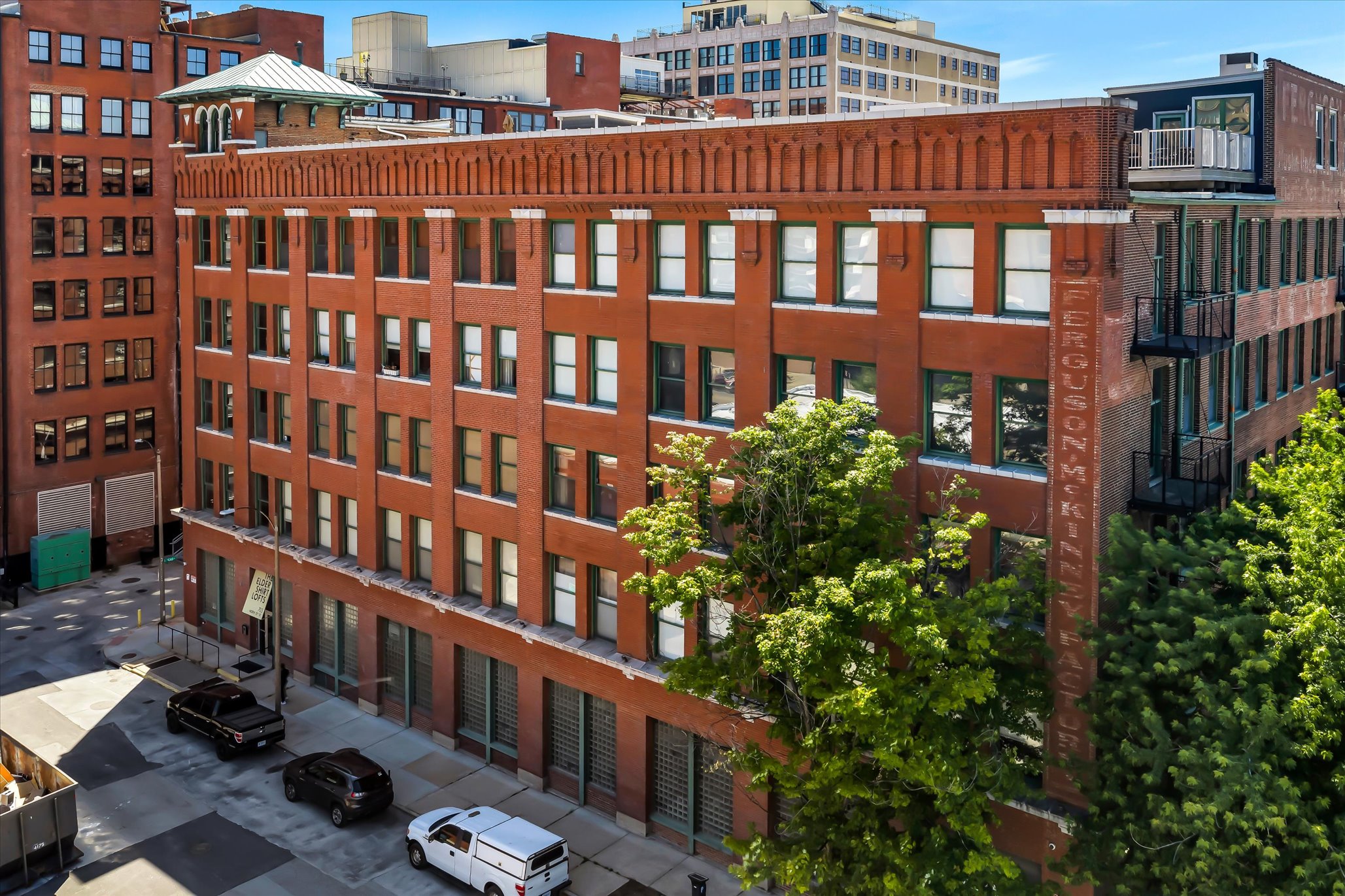  Experience Urban Elegance at Elder Shirt Lofts: A Luxurious Downtown Retreat - 物件實景