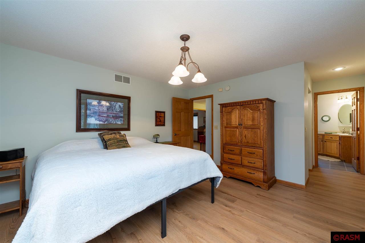 Mankato, Minnesota, 56001, United States, 4 Bedrooms Bedrooms, ,3 BathroomsBathrooms,Residential,For Sale,1841508