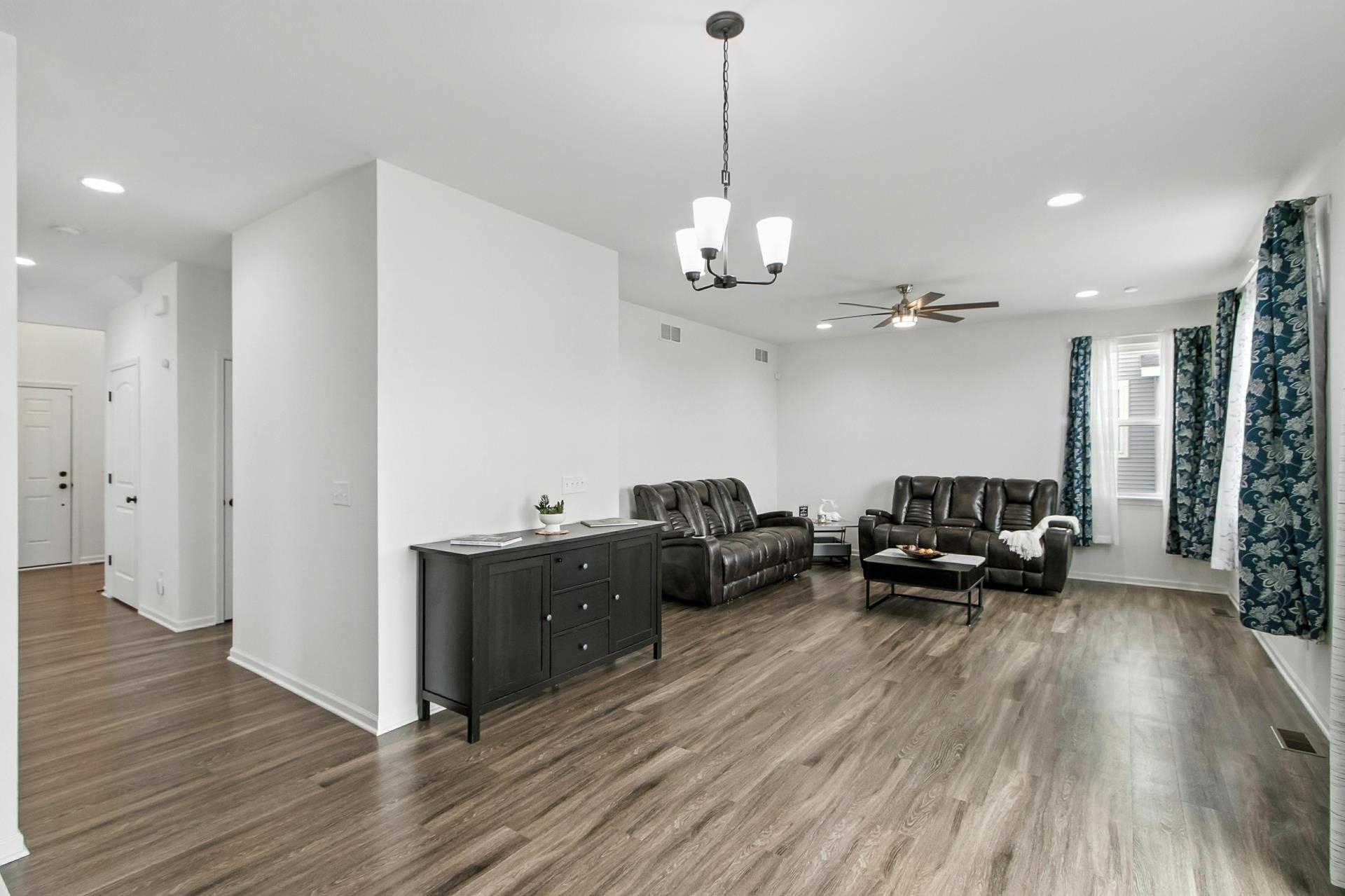 DeForest, Wisconsin, 53532, United States, 4 Bedrooms Bedrooms, ,4 BathroomsBathrooms,Residential,For Sale,1913237