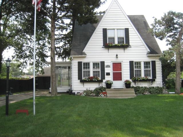Sunnymede Ave, South Bend, IN 46615