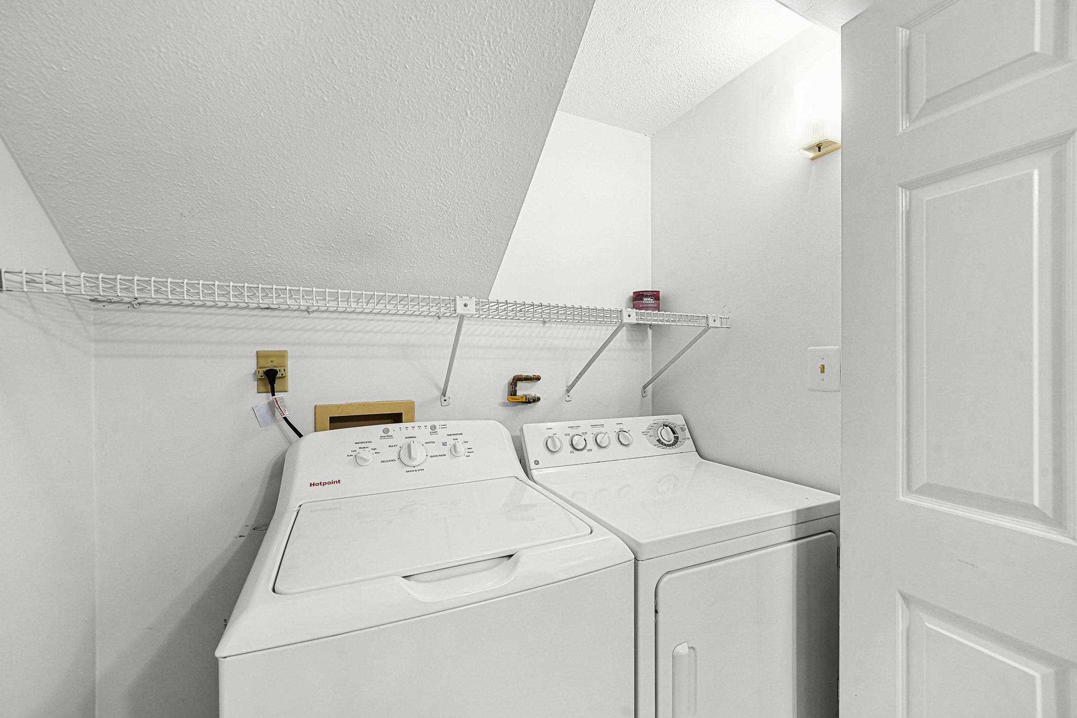  Beautiful Brick Townhome Offers Peaceful Park-like Living in Buckhead - 物件實景