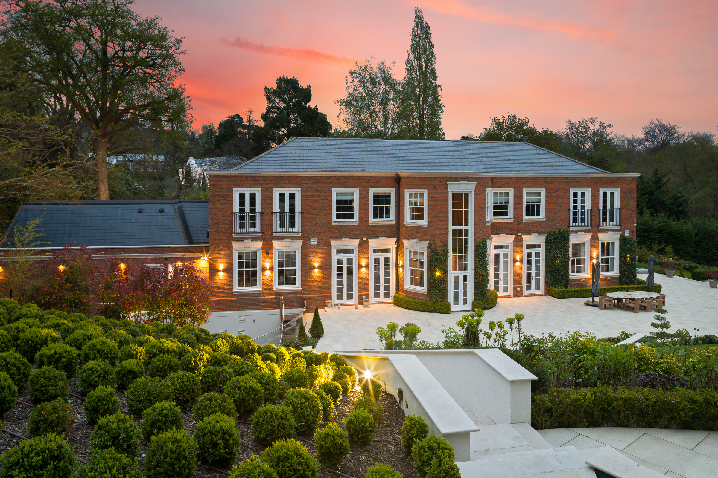  A Remarkable Turnkey Estate Home on the St George’s Hill Estate - 物件實景