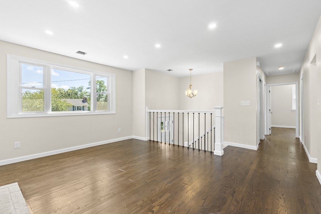 Swansea, Massachusetts, 02777, United States, 3 Bedrooms Bedrooms, ,2 BathroomsBathrooms,Residential,For Sale,2005350