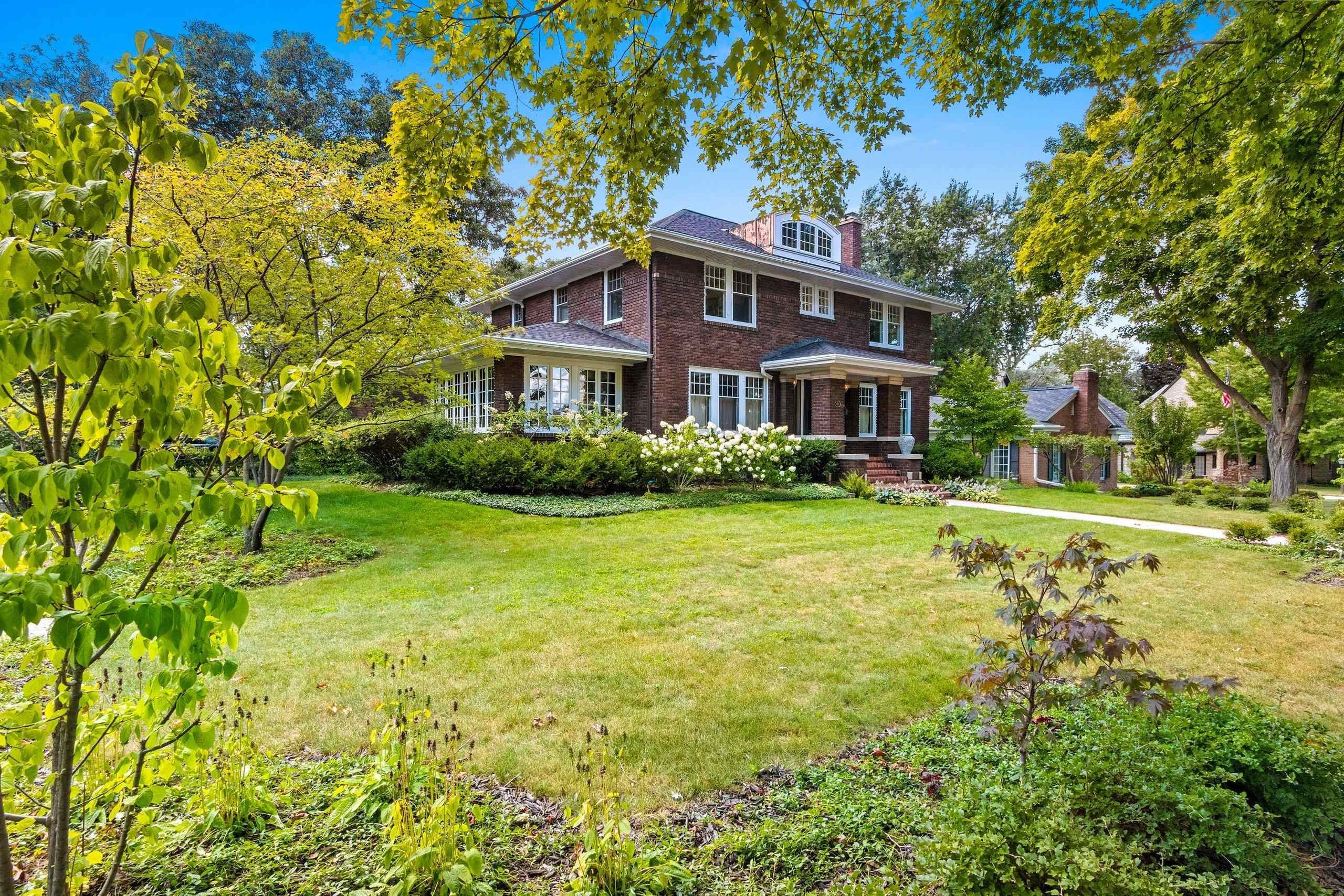 GREEN BAY, Wisconsin, 54301-3217, United States, 4 Bedrooms Bedrooms, ,3 BathroomsBathrooms,Residential,For Sale,1984503