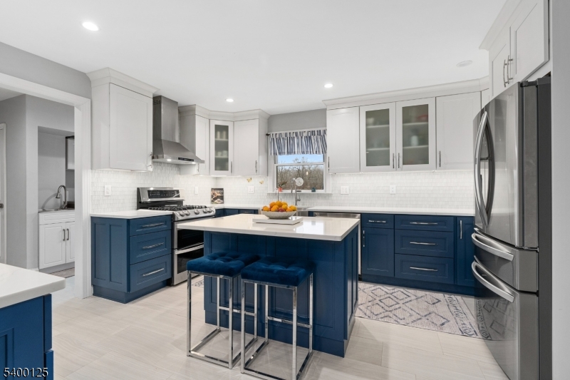 Mount Olive Twp., New Jersey, 07828, United States, 5 Bedrooms Bedrooms, ,3 BathroomsBathrooms,Residential,For Sale,2001791