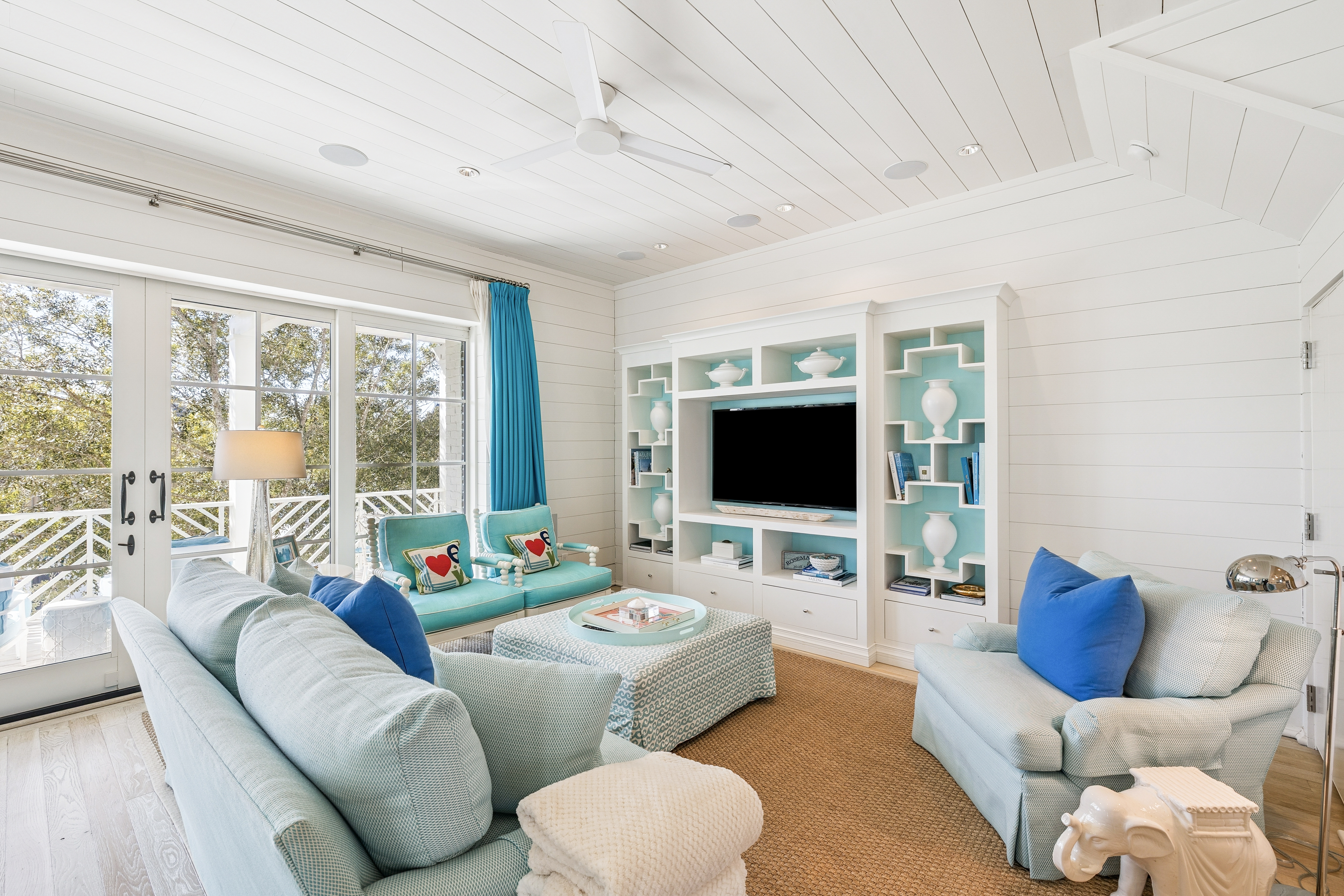  Never-Rented Home With Carriage House Overlooking Community Pool - 物件實景