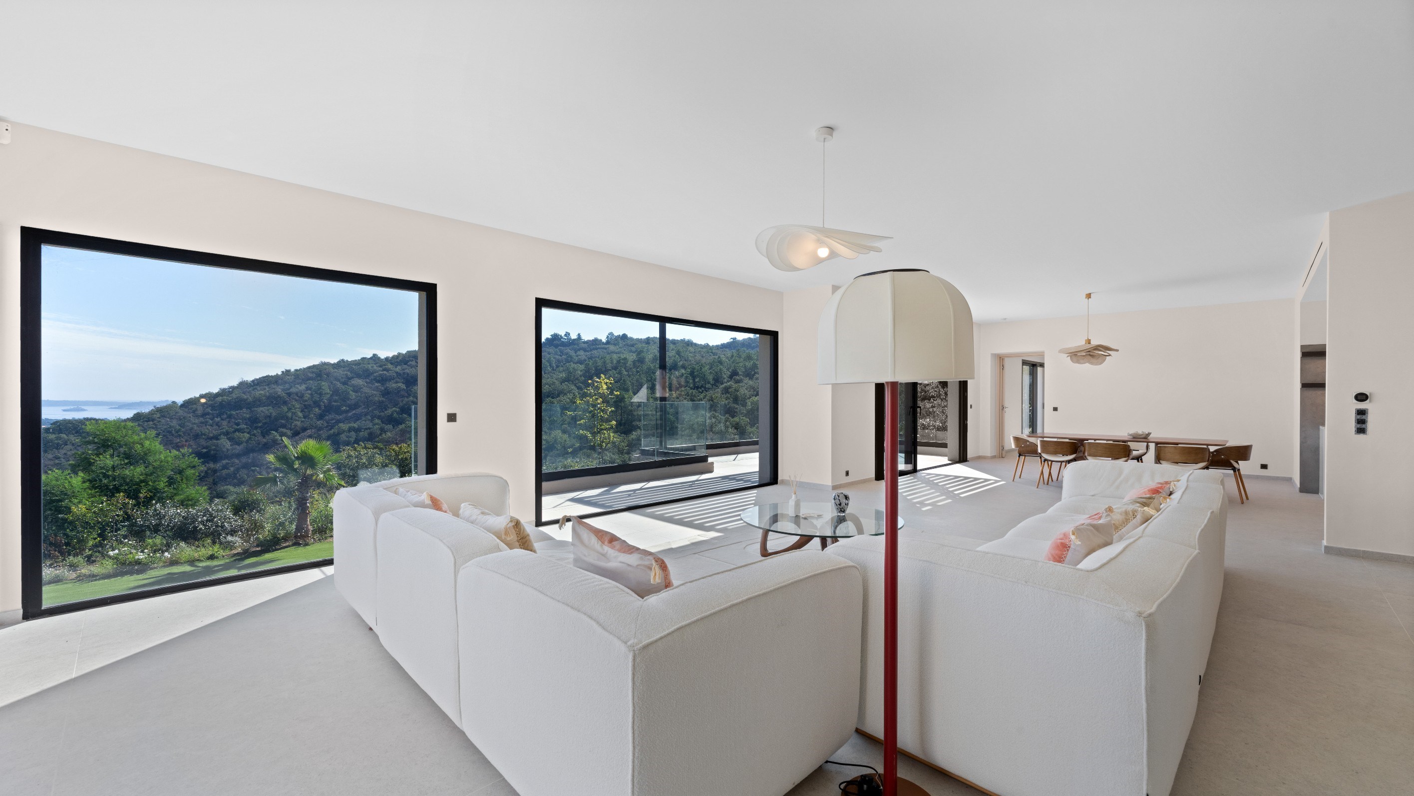  GRIMAUD – MODERN VILLA WITH SEA VIEWS – 5 MINUTES FROM THE COAST - 物件實景