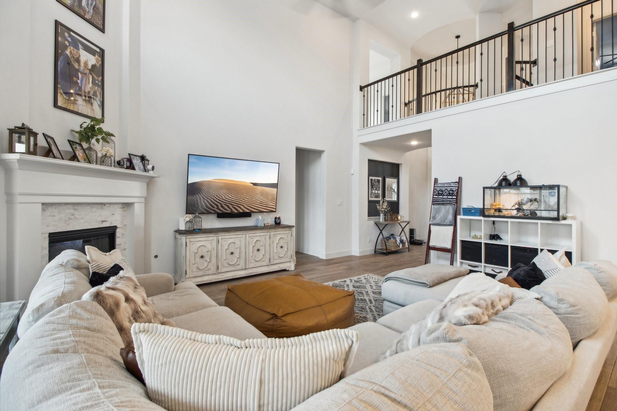 Fulshear, Texas, 77494, United States, 5 Bedrooms Bedrooms, ,5 BathroomsBathrooms,Residential,For Sale,2005391