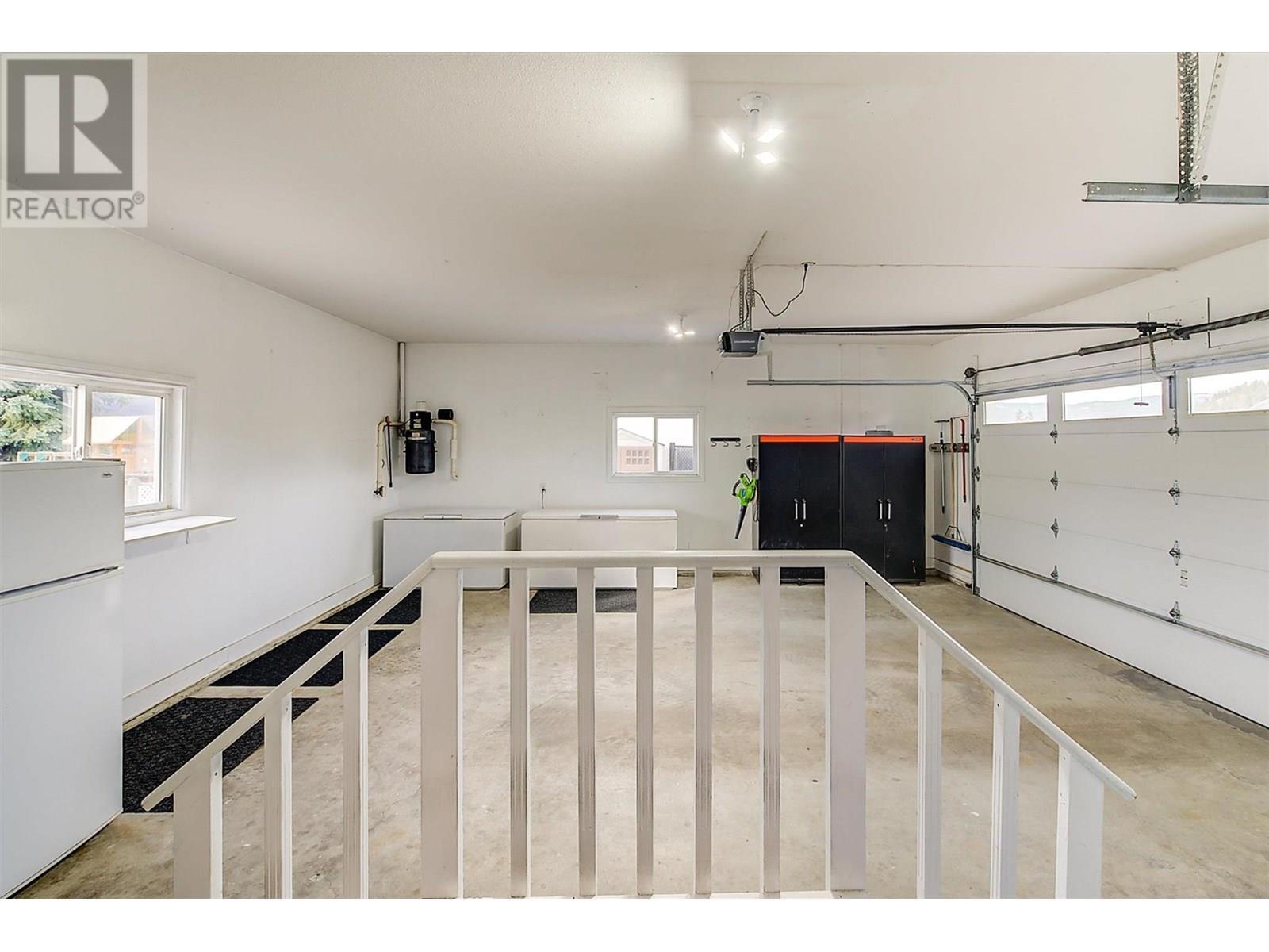 KELOWNA, British Columbia, V1V 2G6, CA, 5 Bedrooms Bedrooms, ,4 BathroomsBathrooms,Residential,For Sale,1838438