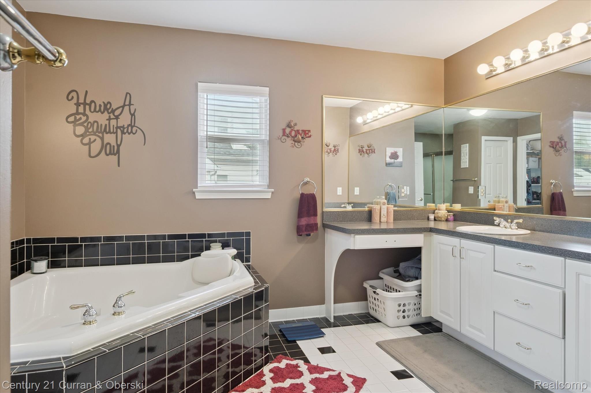 Commerce Charter Township, Michigan, 48382, United States, 4 Bedrooms Bedrooms, ,4 BathroomsBathrooms,Residential,For Sale,1916124