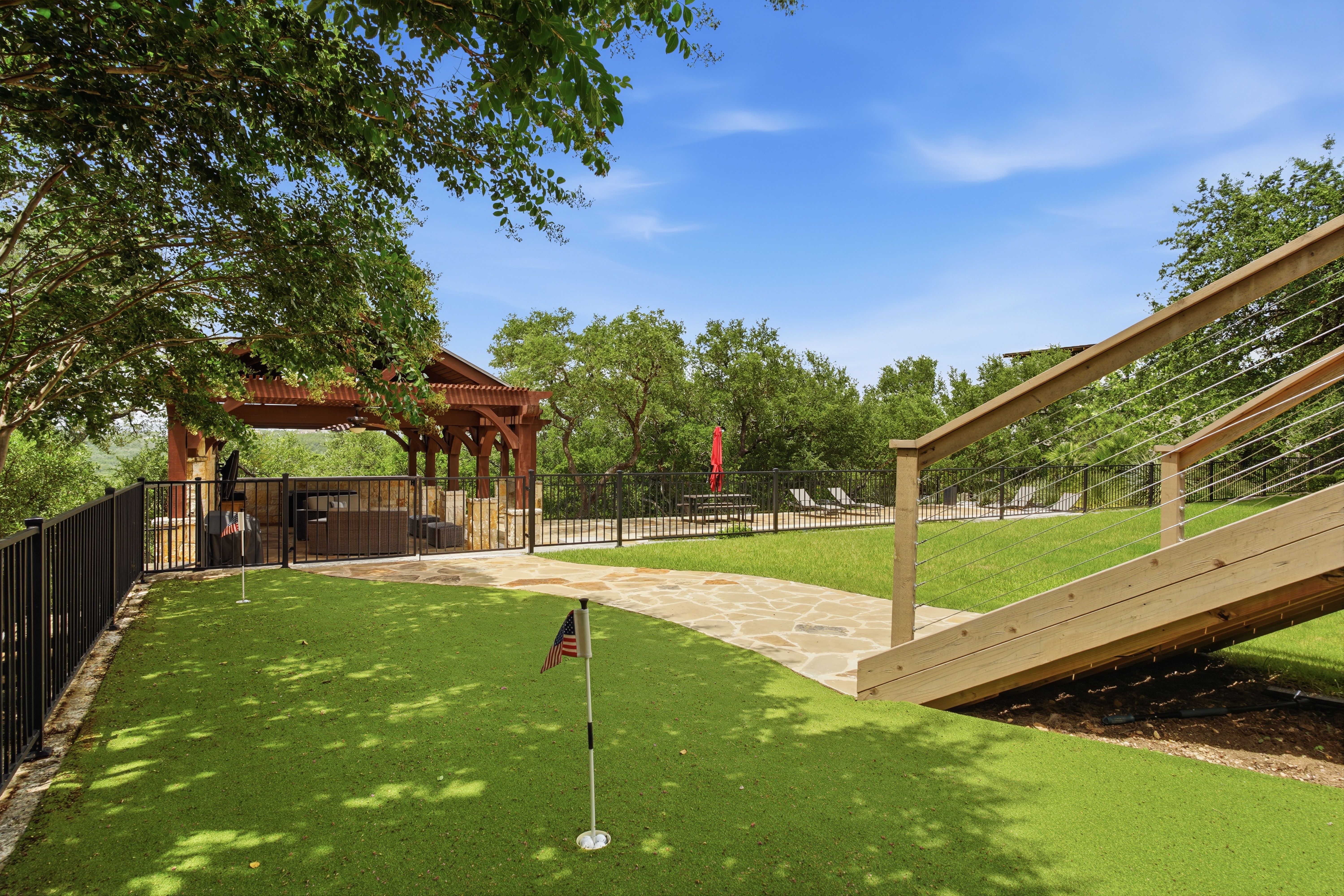  Iron Horse Canyon Estate with Resort-Style Backyard - 物件實景
