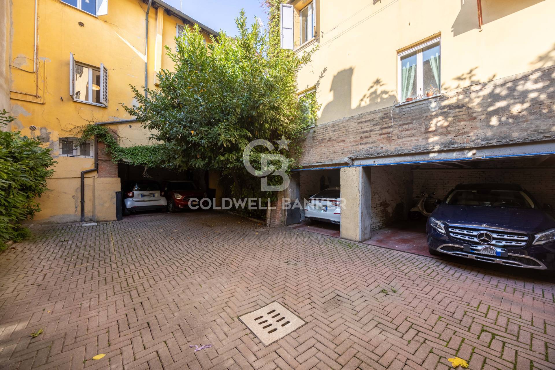 Bologna, Bologna, 40100, IT, ,Residential,For Sale,1992816