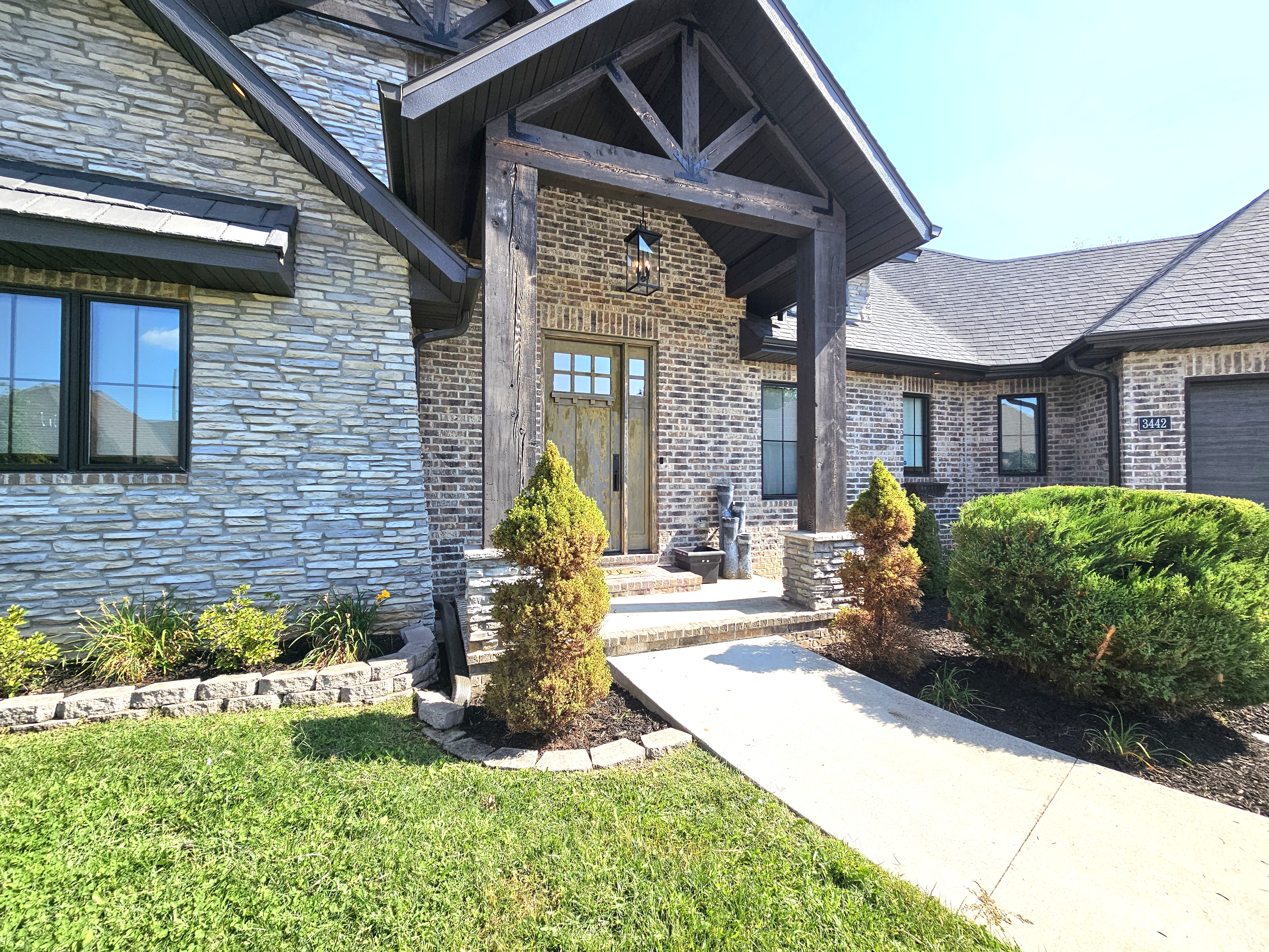 SPRINGFIELD, Missouri, 65804, United States, 4 Bedrooms Bedrooms, ,4 BathroomsBathrooms,Residential,For Sale,1996433