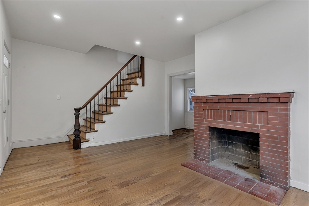 Brockton, Massachusetts, 02301, United States, 4 Bedrooms Bedrooms, ,2 BathroomsBathrooms,Residential,For Sale,2030867