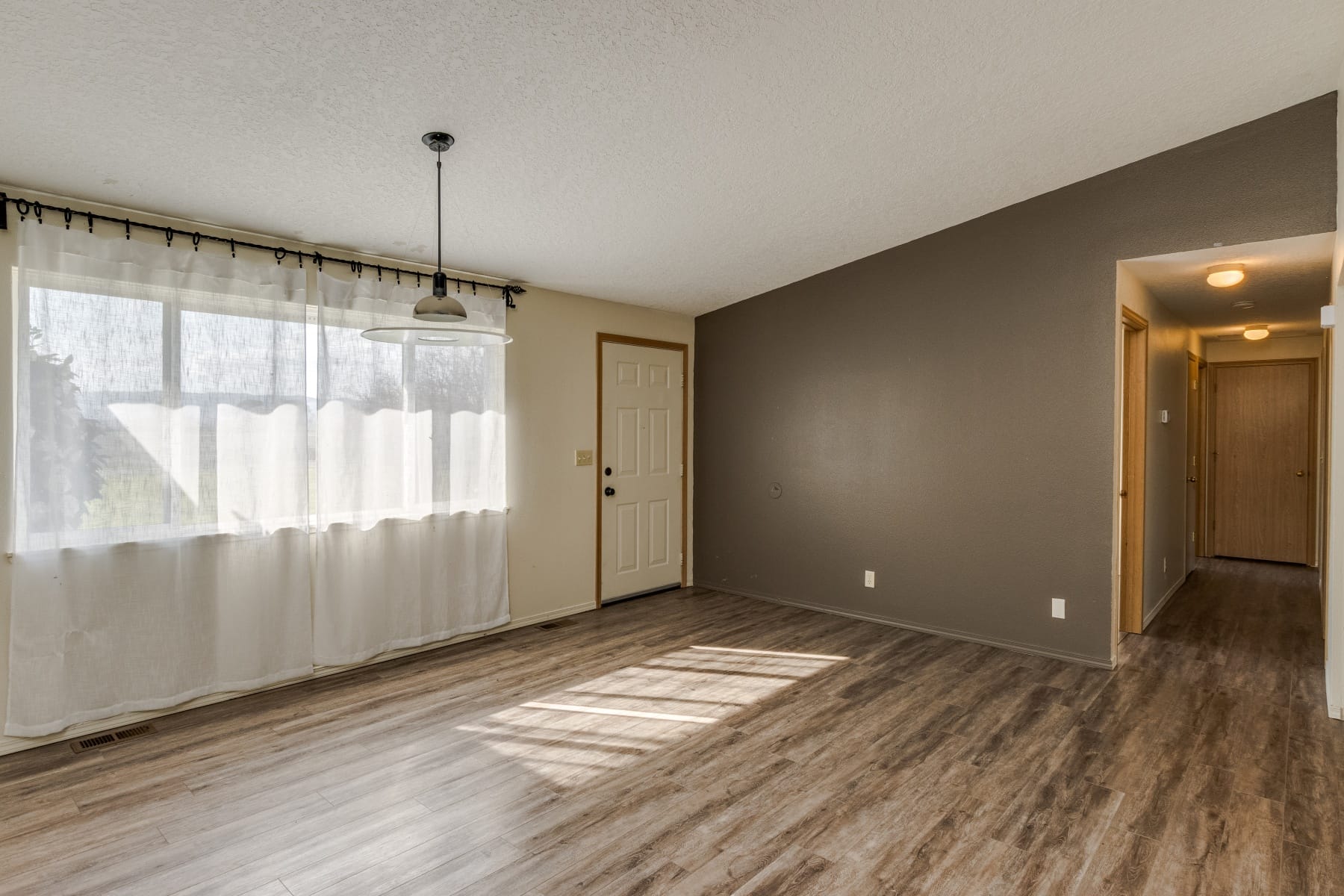  19330 NW GILLIHAN RD Portland, OR 97231 - 物件實景