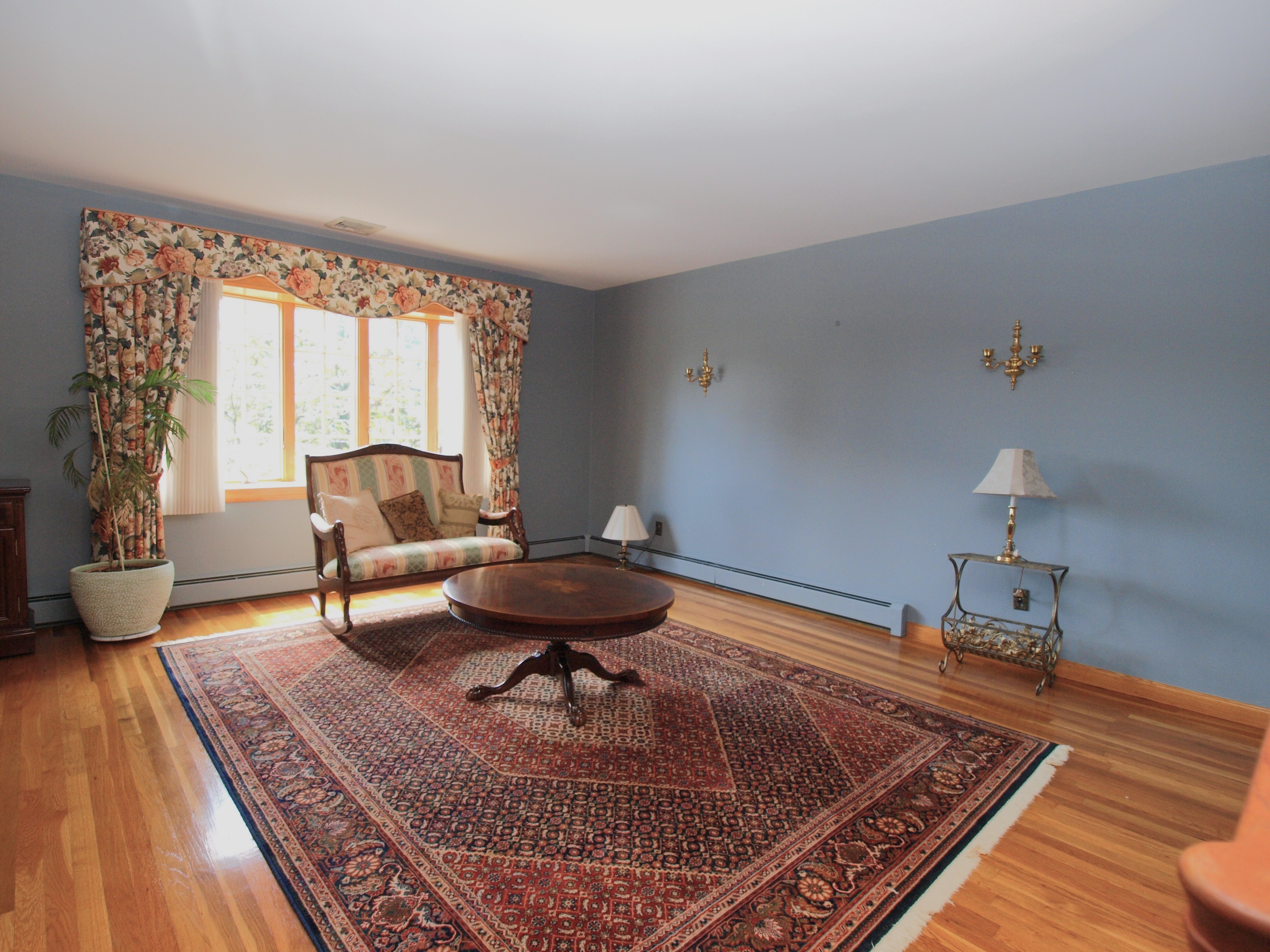 Pompton Plains, New Jersey, 07444, United States, 3 Bedrooms Bedrooms, ,2 BathroomsBathrooms,Residential,For Sale,1937203