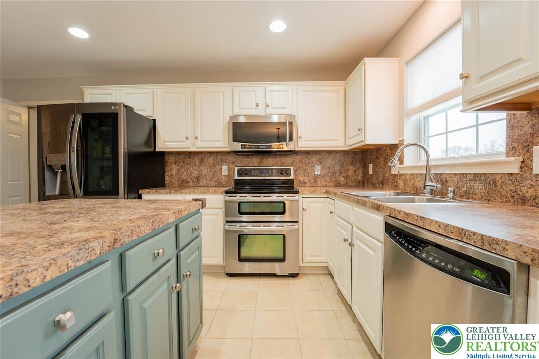 Easton, Pennsylvania, 18040, United States, 4 Bedrooms Bedrooms, ,3 BathroomsBathrooms,Residential,For Sale,2005957