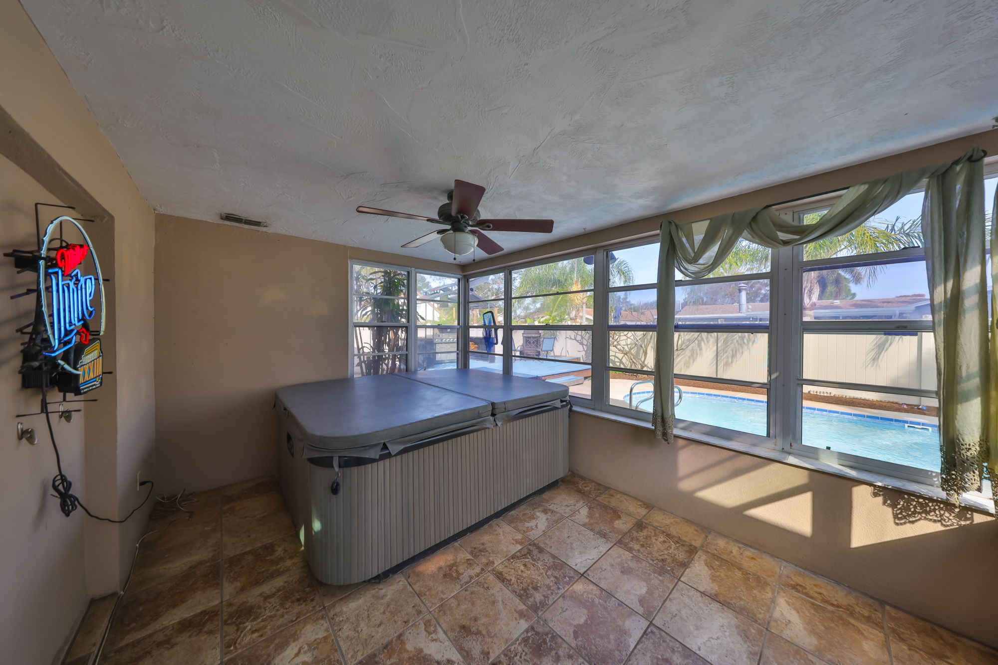 Seminole, Florida, 33772, United States, 4 Bedrooms Bedrooms, ,2 BathroomsBathrooms,Residential,For Sale,2013302