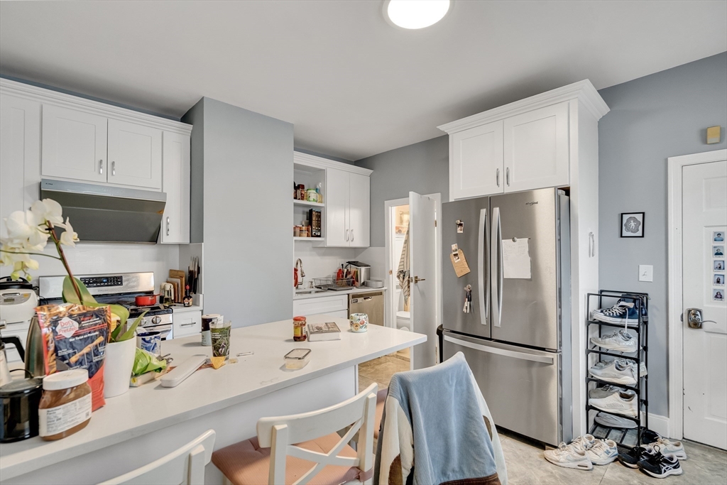 Cambridge, Massachusetts, 02141, United States, 7 Bedrooms Bedrooms, ,4 BathroomsBathrooms,Residential,For Sale,1901897