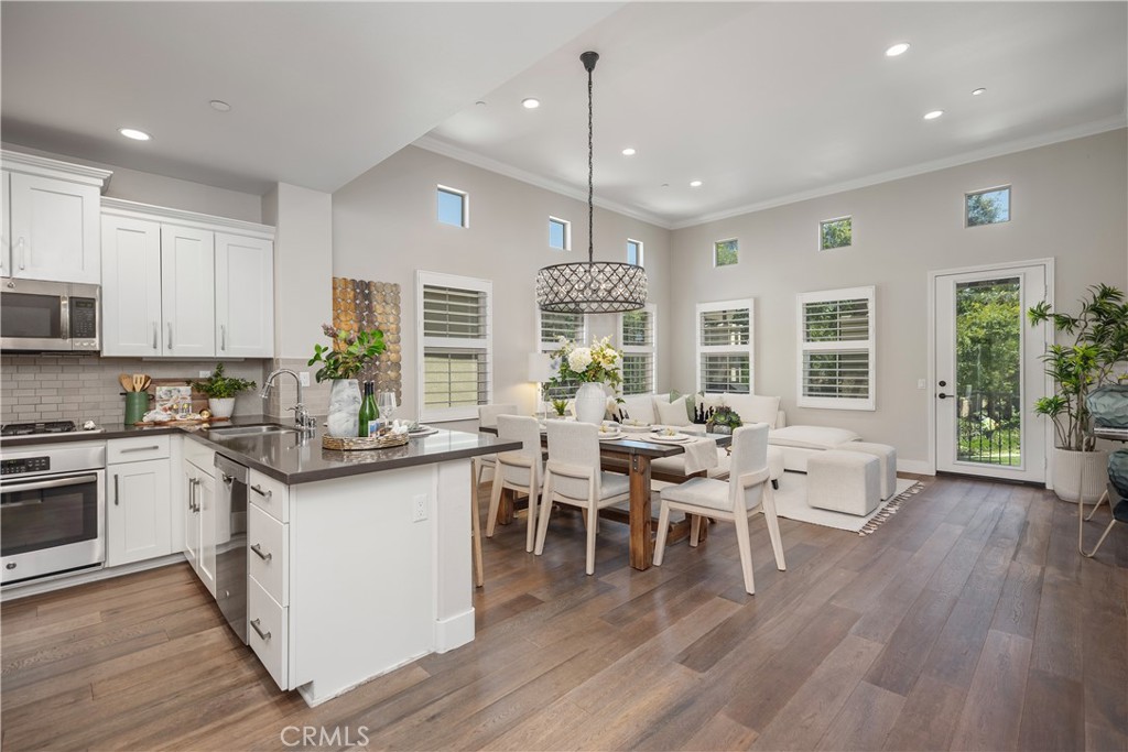 Irvine, California, 92620, United States, 2 Bedrooms Bedrooms, ,2 BathroomsBathrooms,Residential,For Sale,1906932