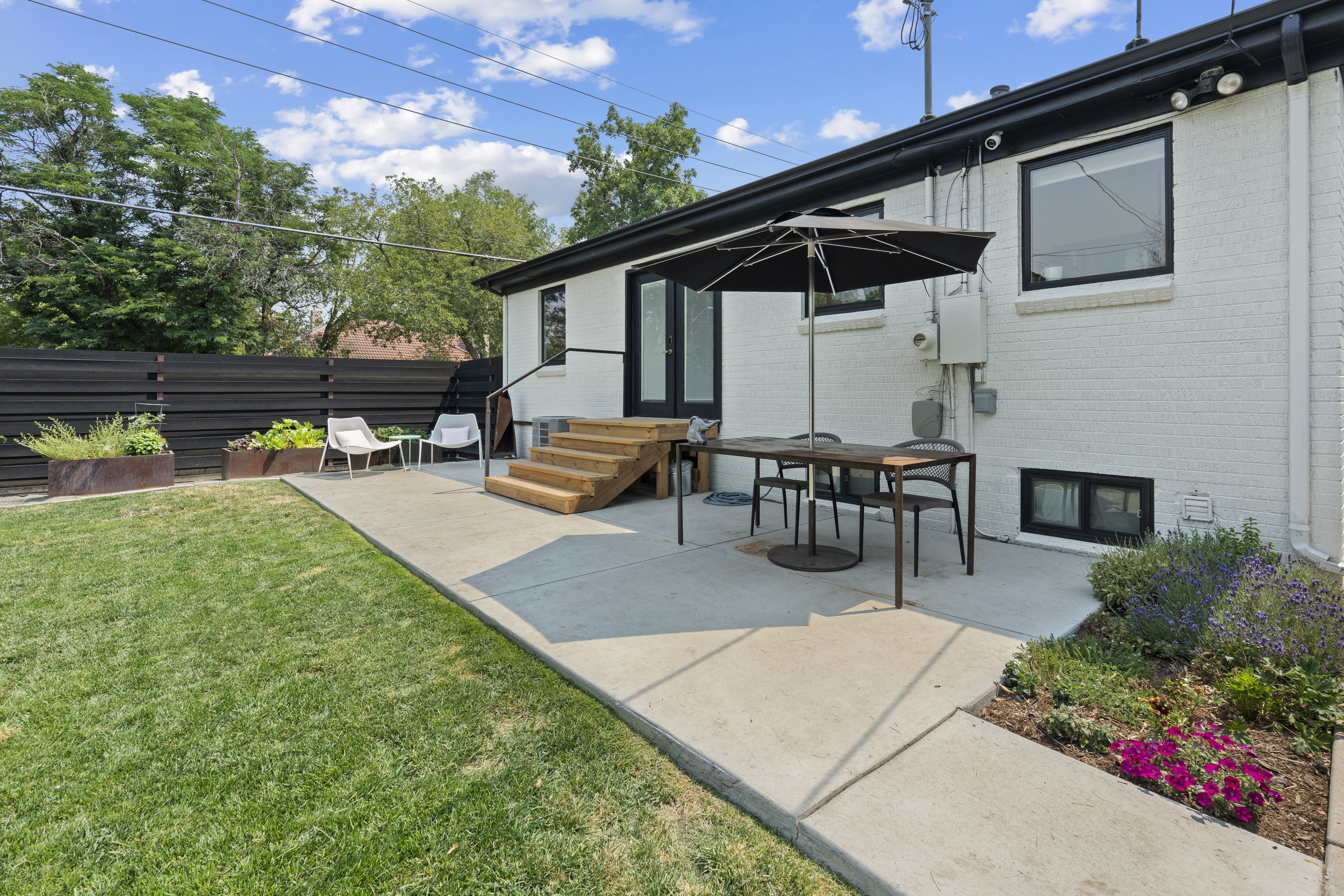 Remodeled Home Exudes Peace and Calm - 物件實景