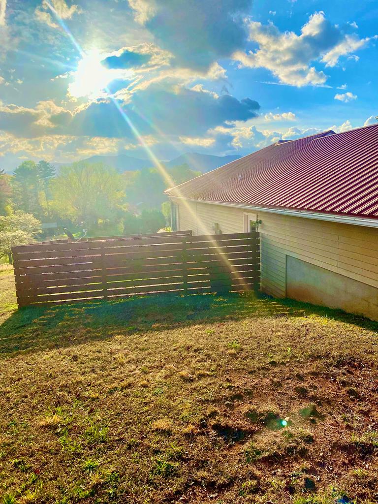 Hiawassee, Georgia, 30546, United States, 3 Bedrooms Bedrooms, ,2 BathroomsBathrooms,Residential,For Sale,1761717