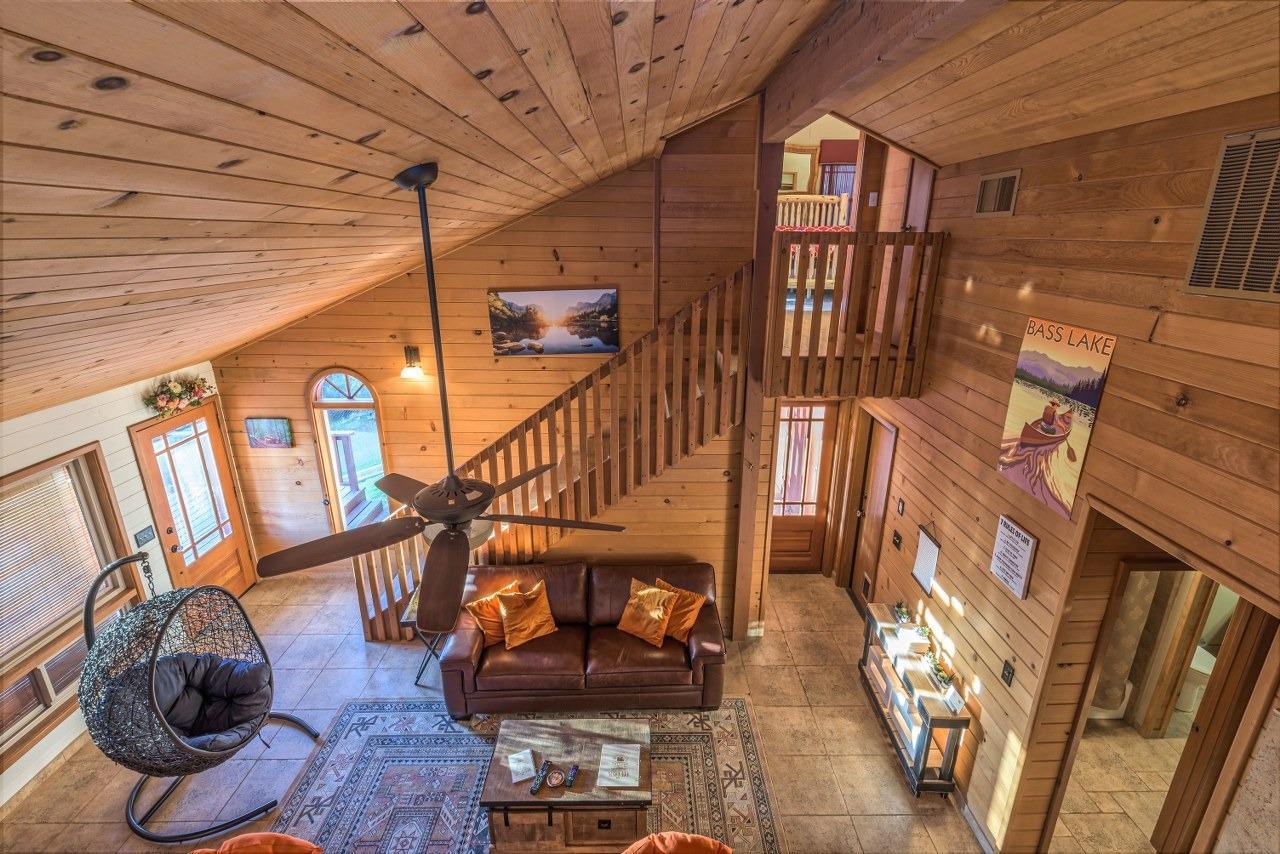 Oakhurst, California, 93644, United States, 3 Bedrooms Bedrooms, ,3 BathroomsBathrooms,Residential,For Sale,1982627