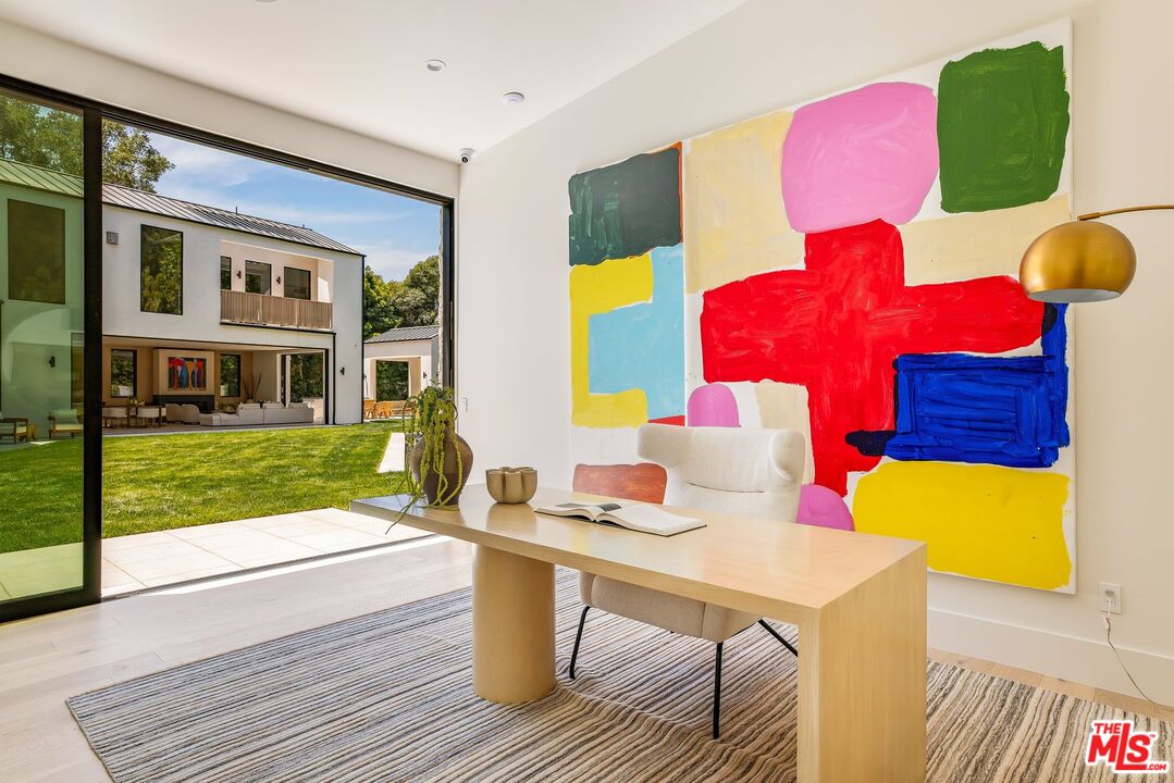 Los Angeles, California, 90049, United States, 5 Bedrooms Bedrooms, ,3 BathroomsBathrooms,Residential,For Sale,1839044