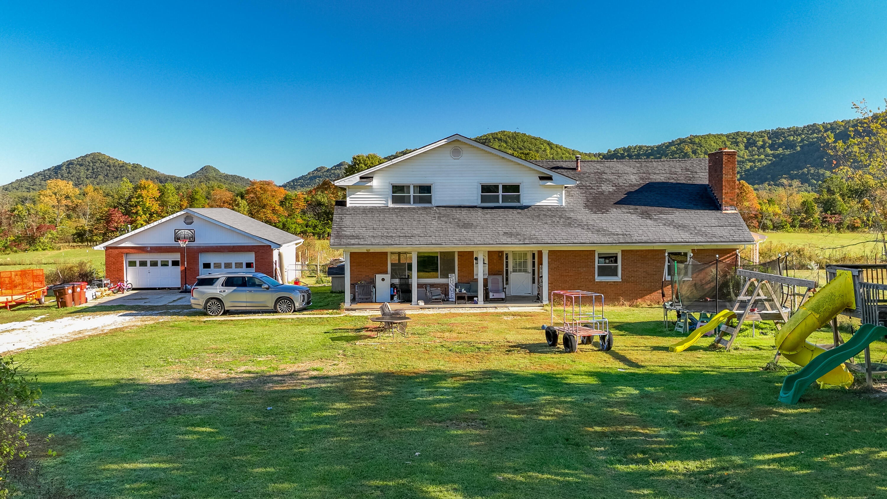 Berea, Kentucky, 40403, United States, 5 Bedrooms Bedrooms, ,3 BathroomsBathrooms,Residential,For Sale,1975265