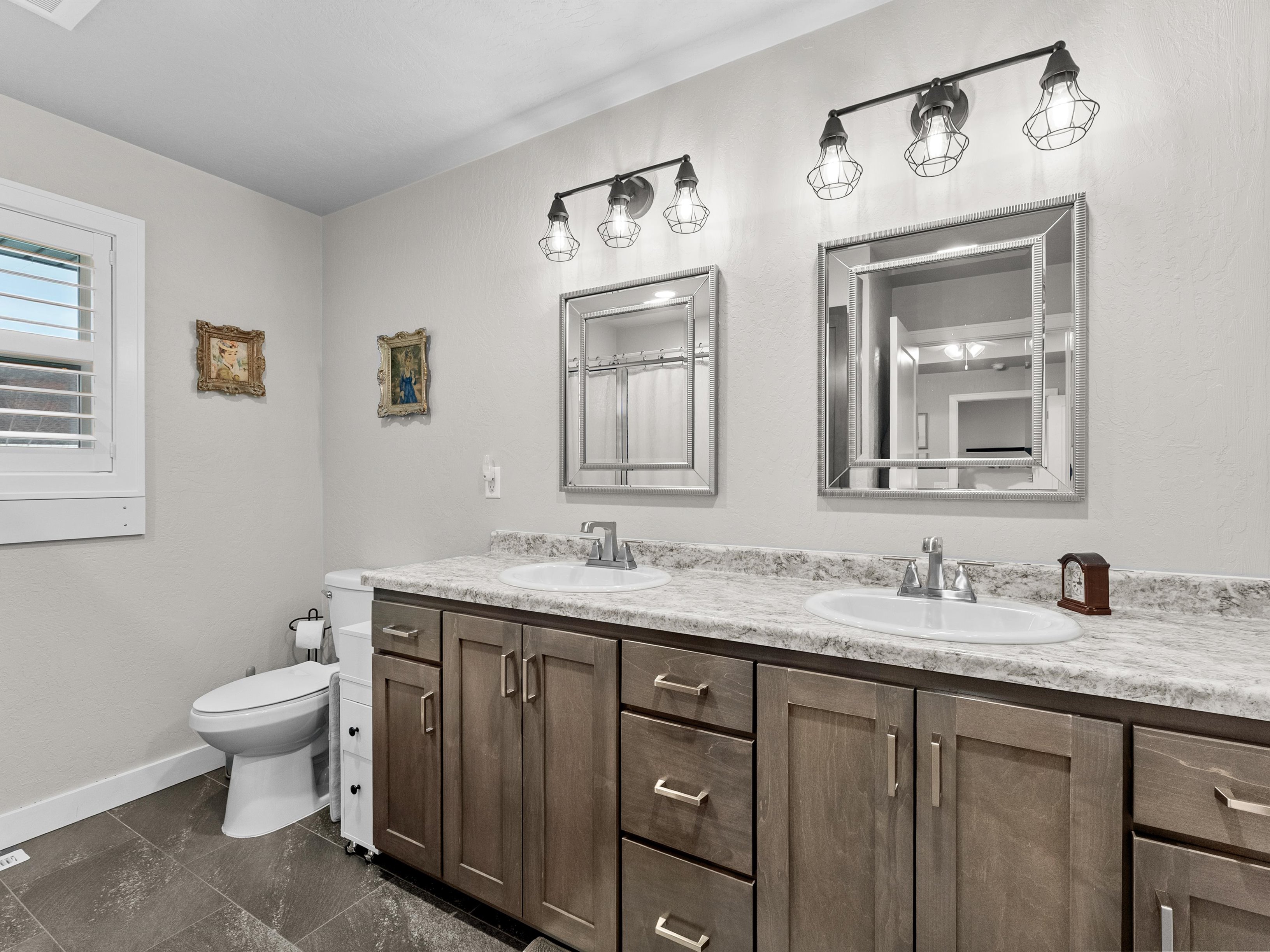 Green Bay, Wisconsin, 54313, United States, 4 Bedrooms Bedrooms, ,4 BathroomsBathrooms,Residential,For Sale,2010361