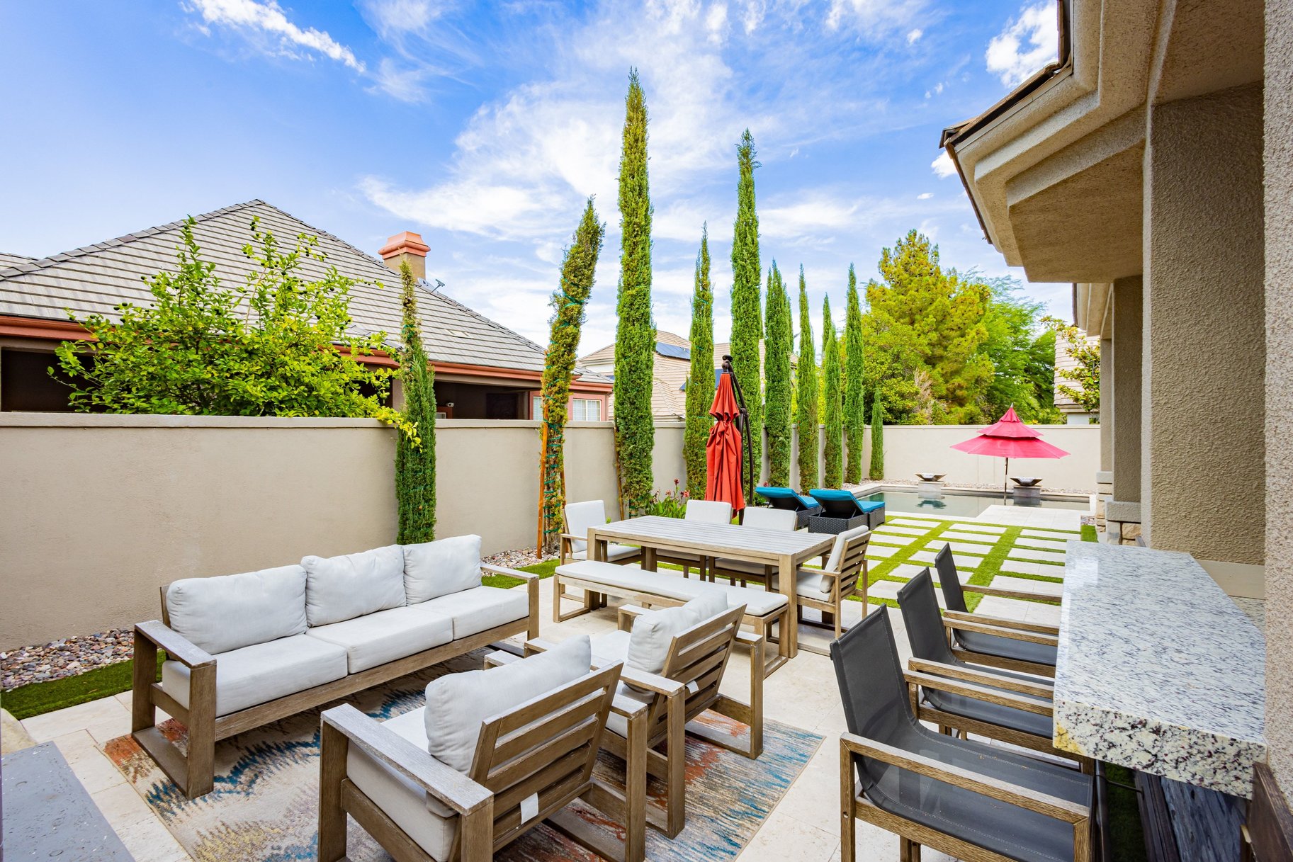  Queensridge single story Home with Backyard Oasis - 物件實景