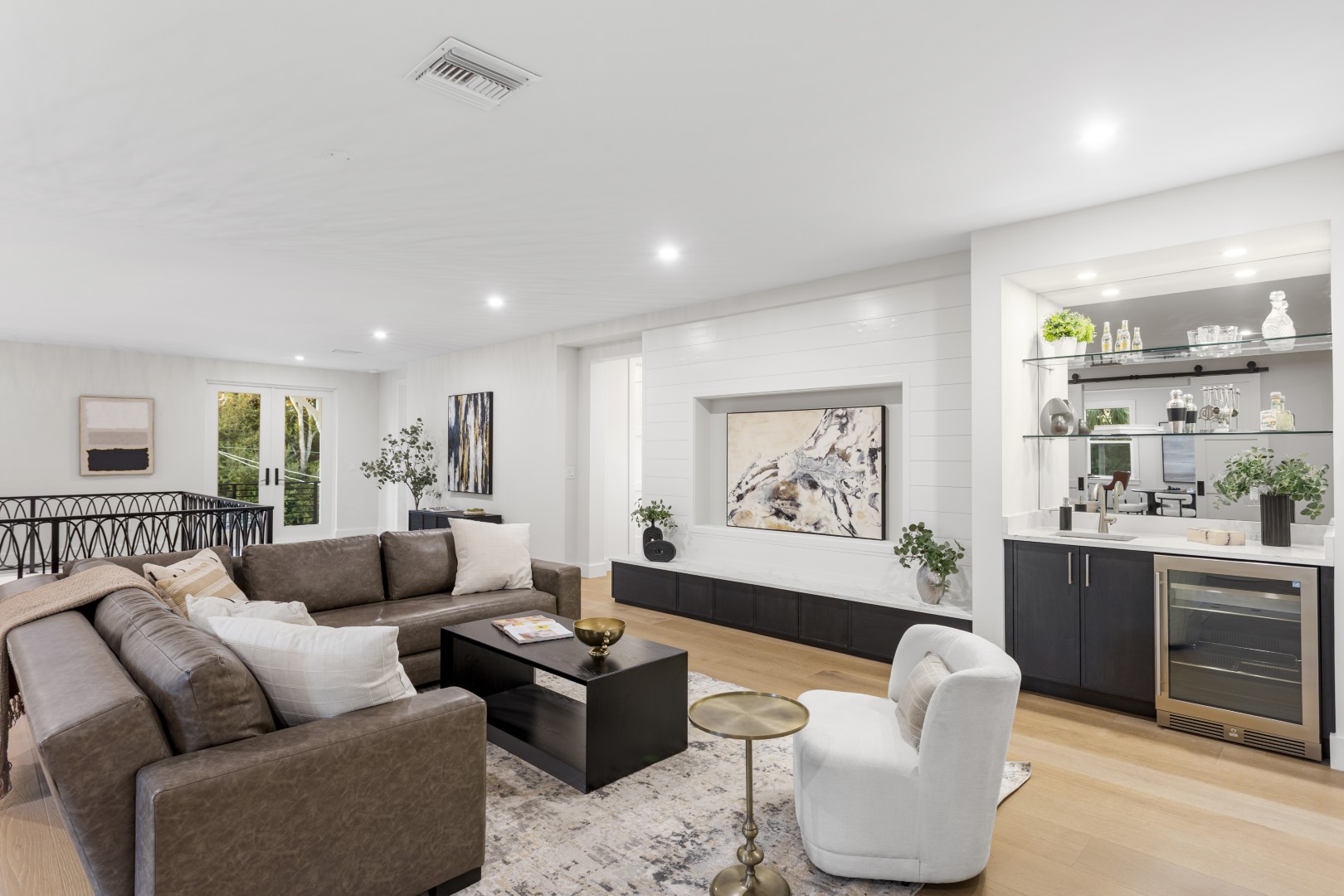 Tampa, Florida, 33629, United States, 5 Bedrooms Bedrooms, ,7 BathroomsBathrooms,Residential,For Sale,1993853